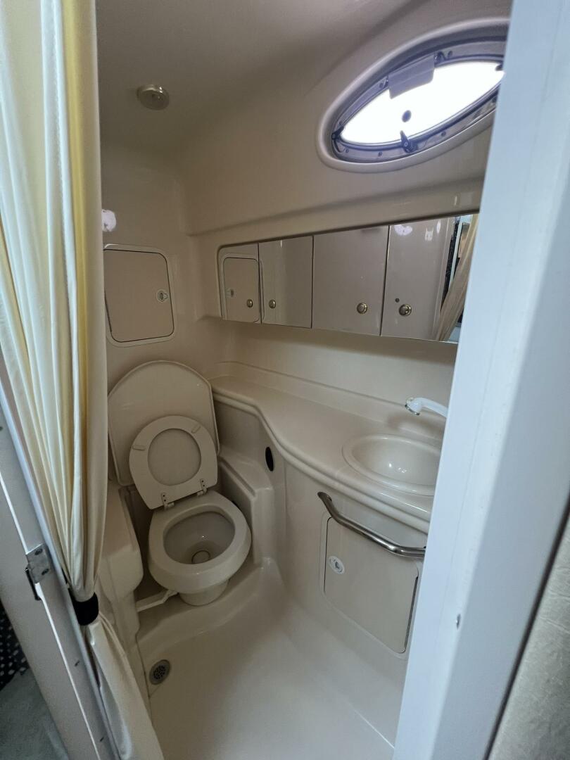 2003 Sea Ray 320 Sundancer - Image 49