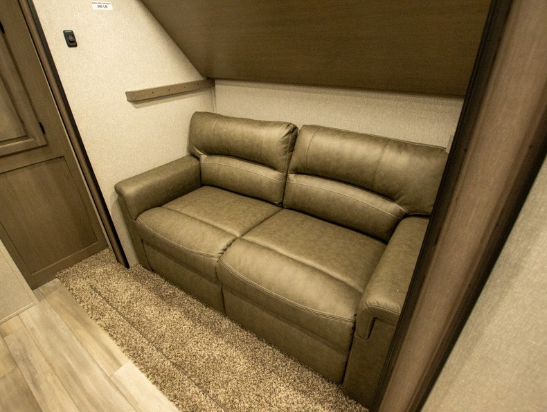 2022 Coachmen Chaparral 367BH - Image 15
