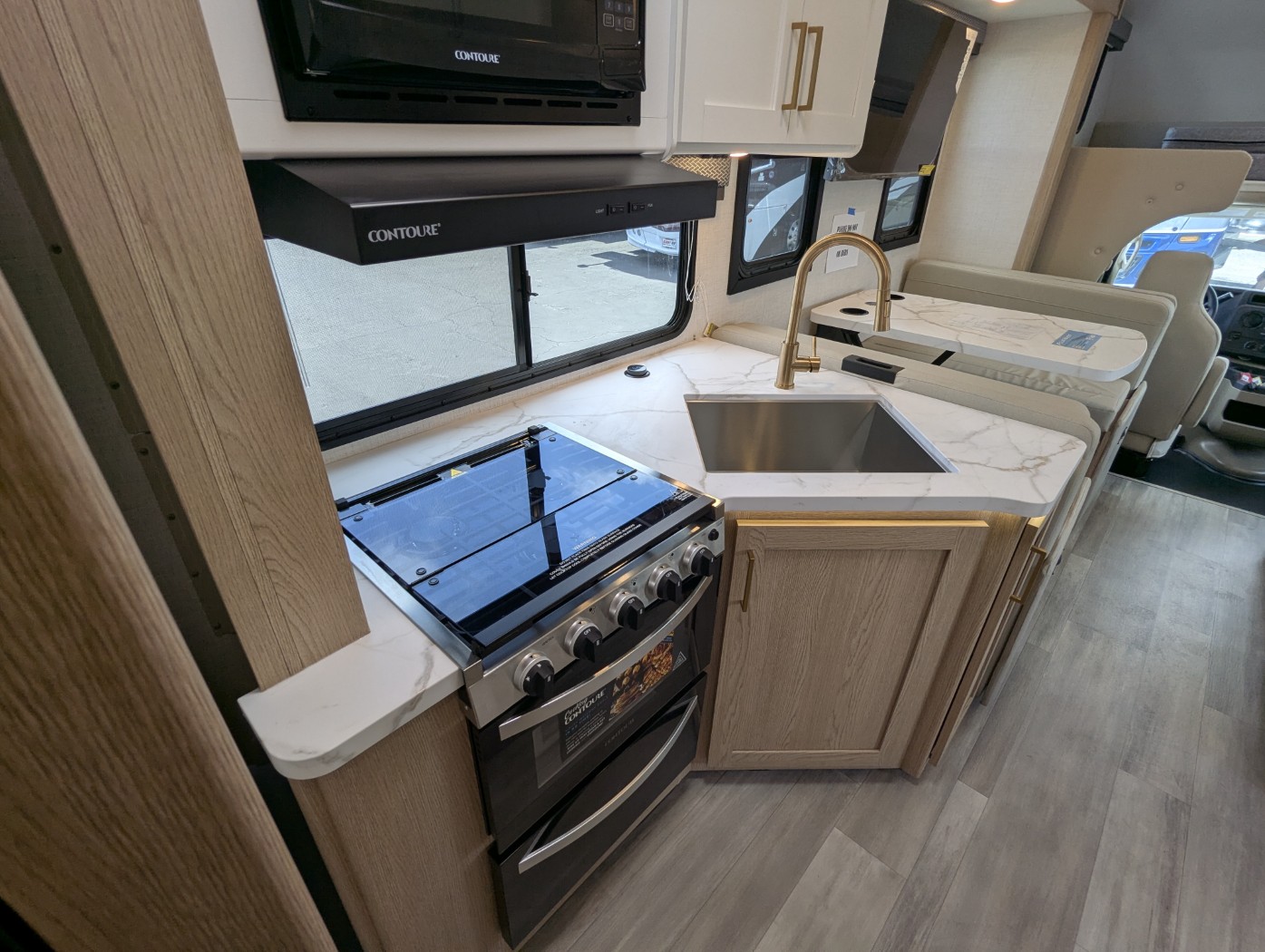 2027 Thor Motor Coach Four Winds 28Z - Image 29