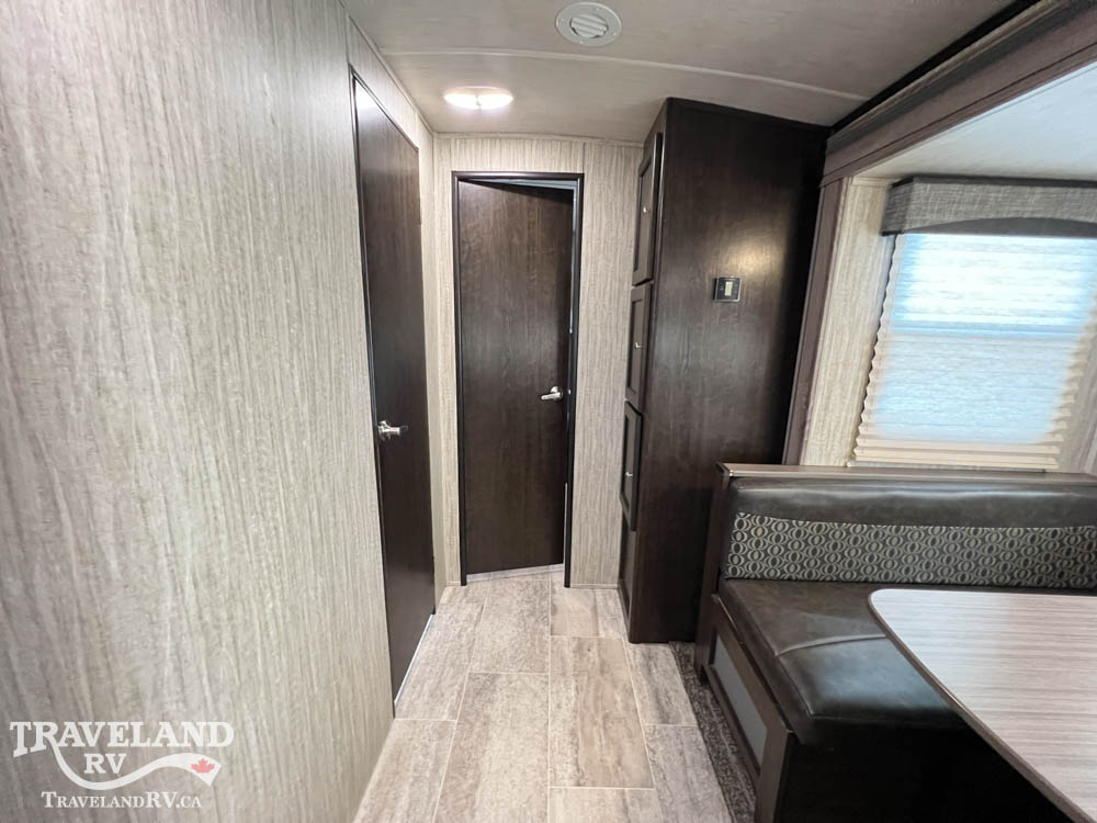 2018 Heartland Sundance XLT SD XLT 291 QB - Image 32