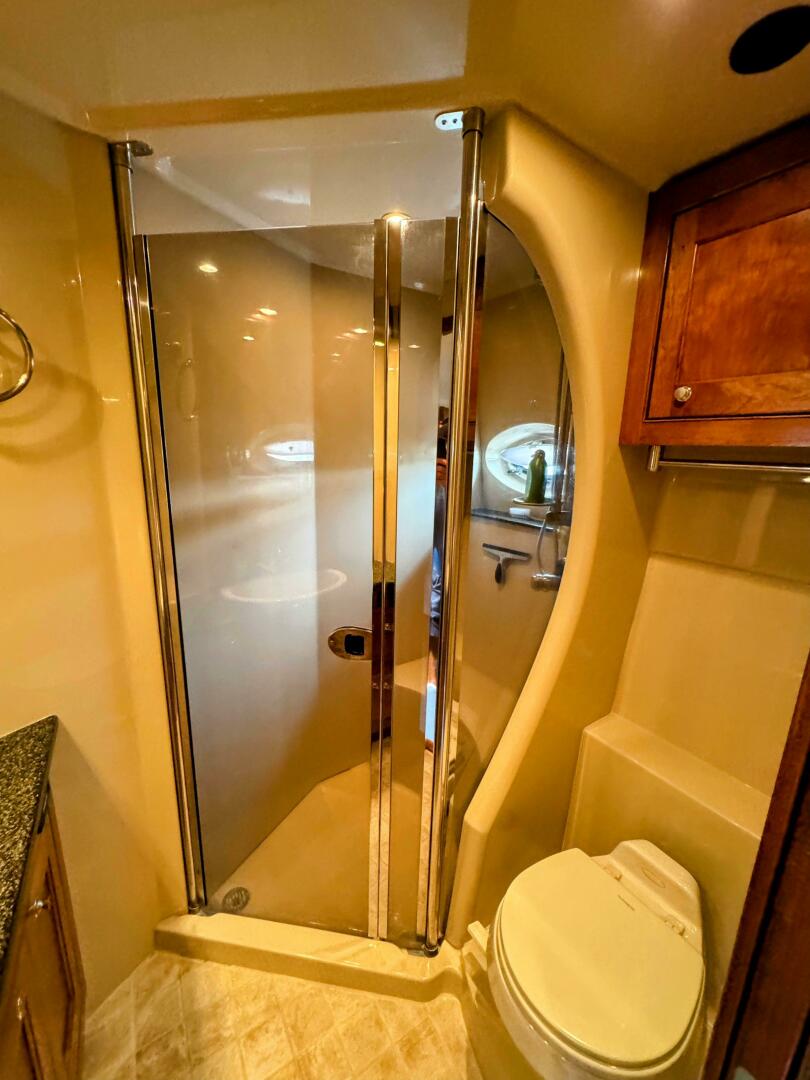 2005 Cruisers Yachts 540 Express - Image 56