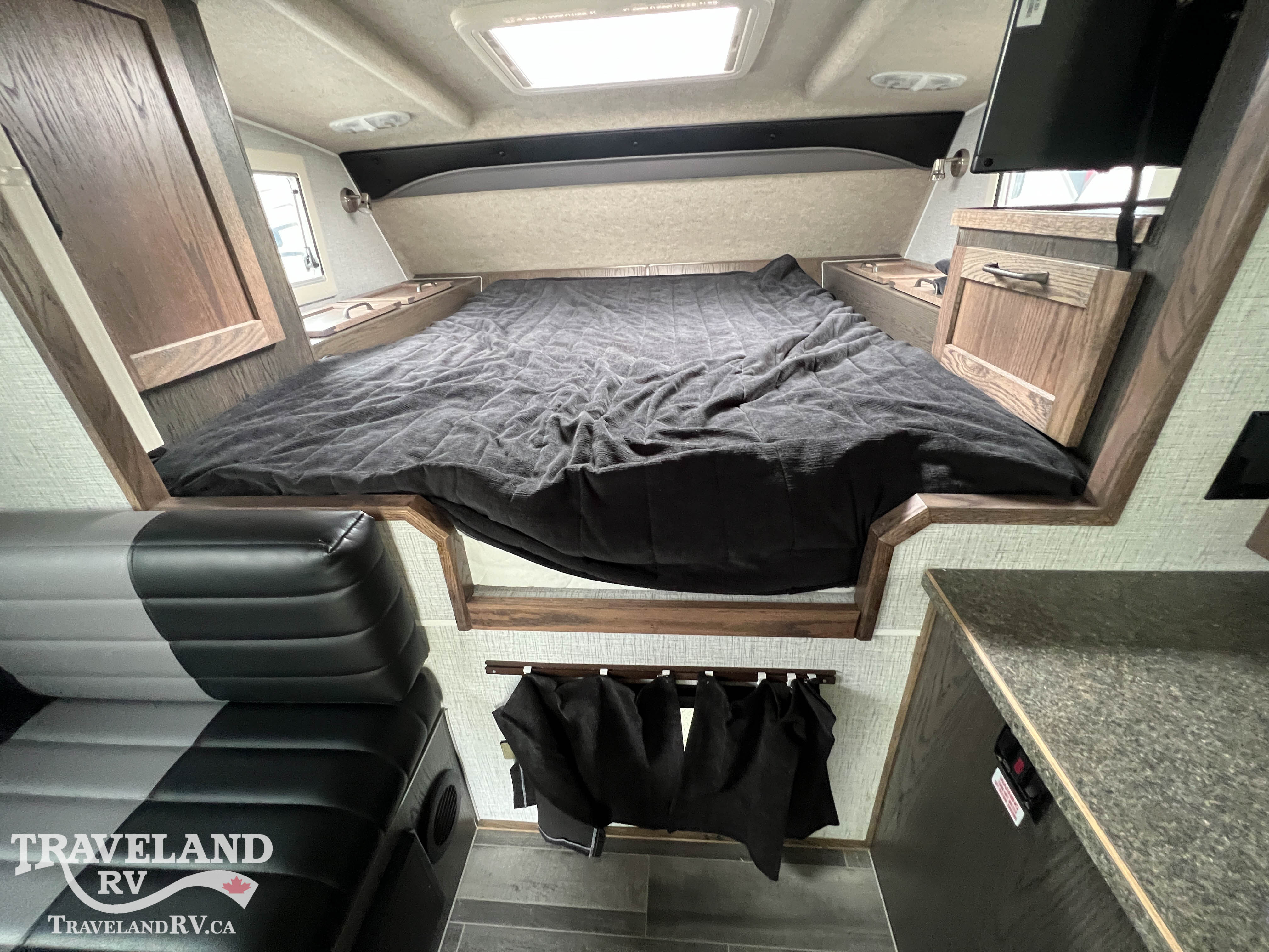 2025 NORTHERN LITE LIMITED EDITION 811DB - Image 23