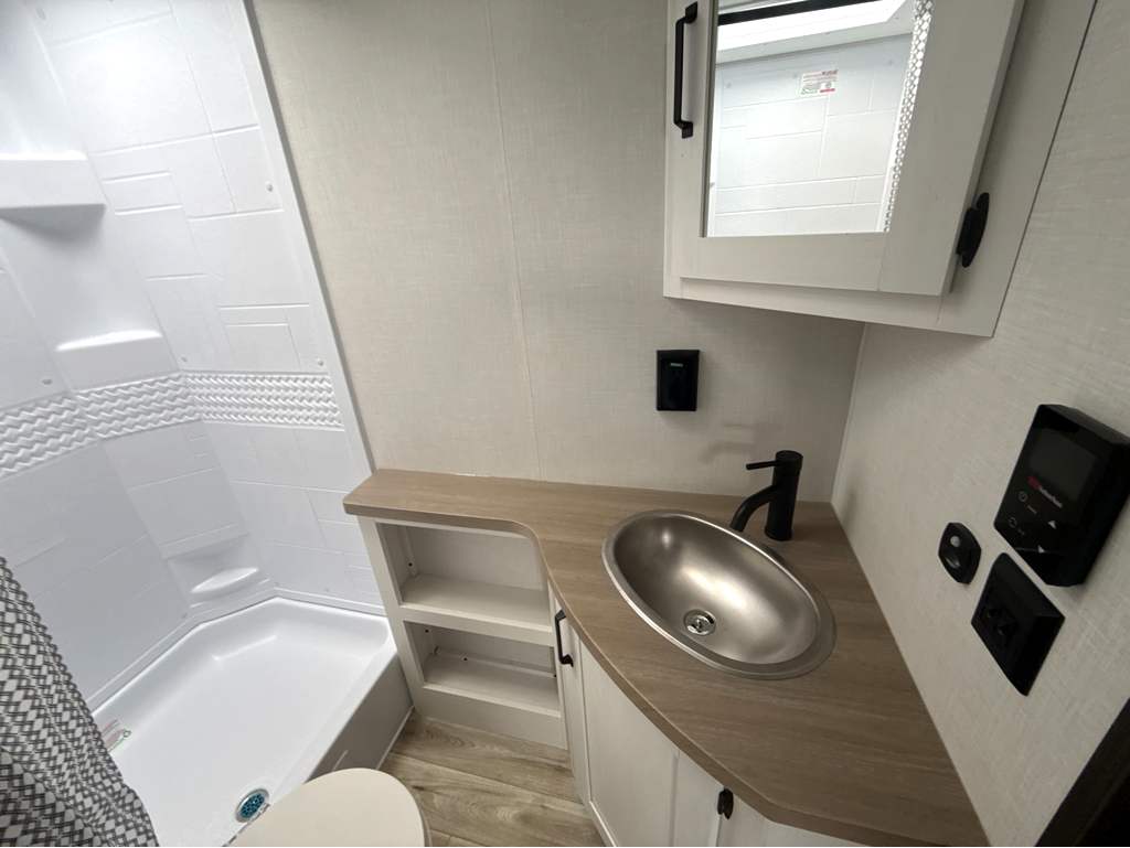 2027 VENTURE RV SIENNA 271VBH - Image 32