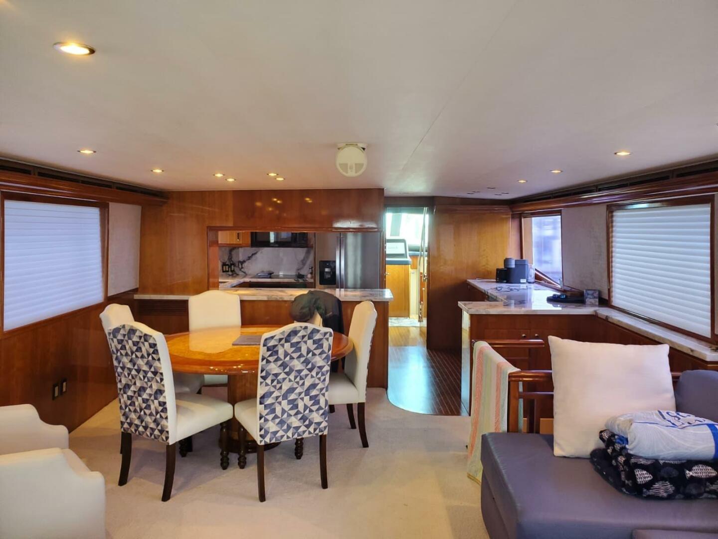 2000 Hatteras 75 Sport Deck - Image 3