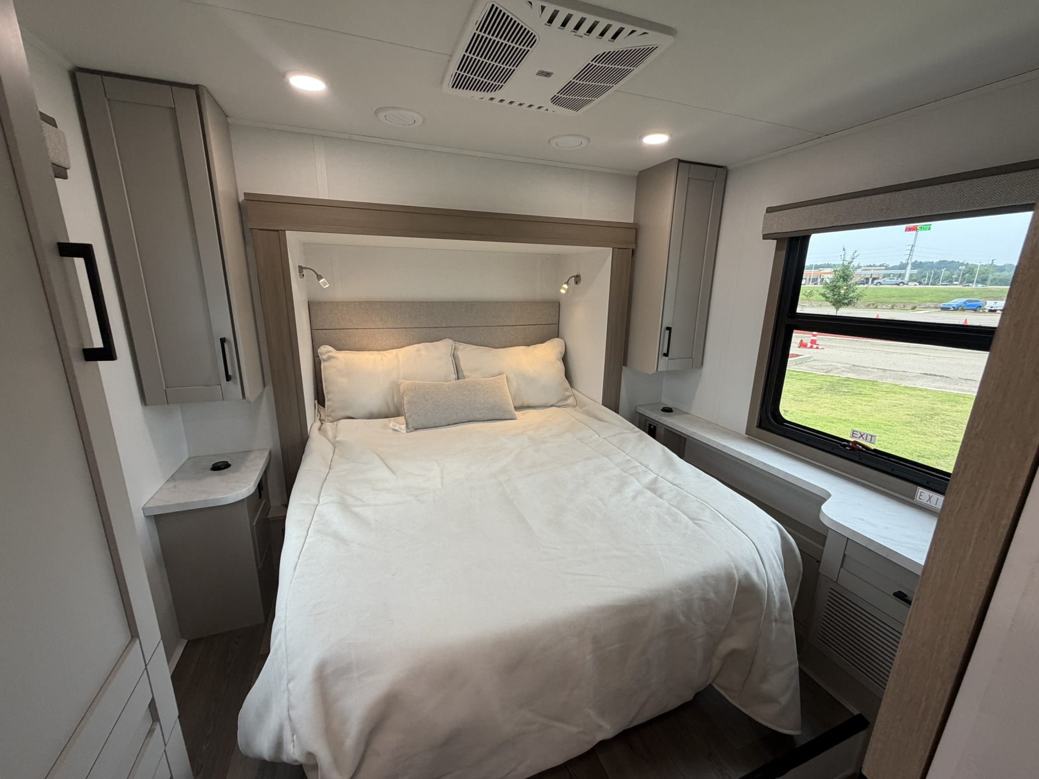 2027 JAYCO GREYHAWK 30Z - Image 44