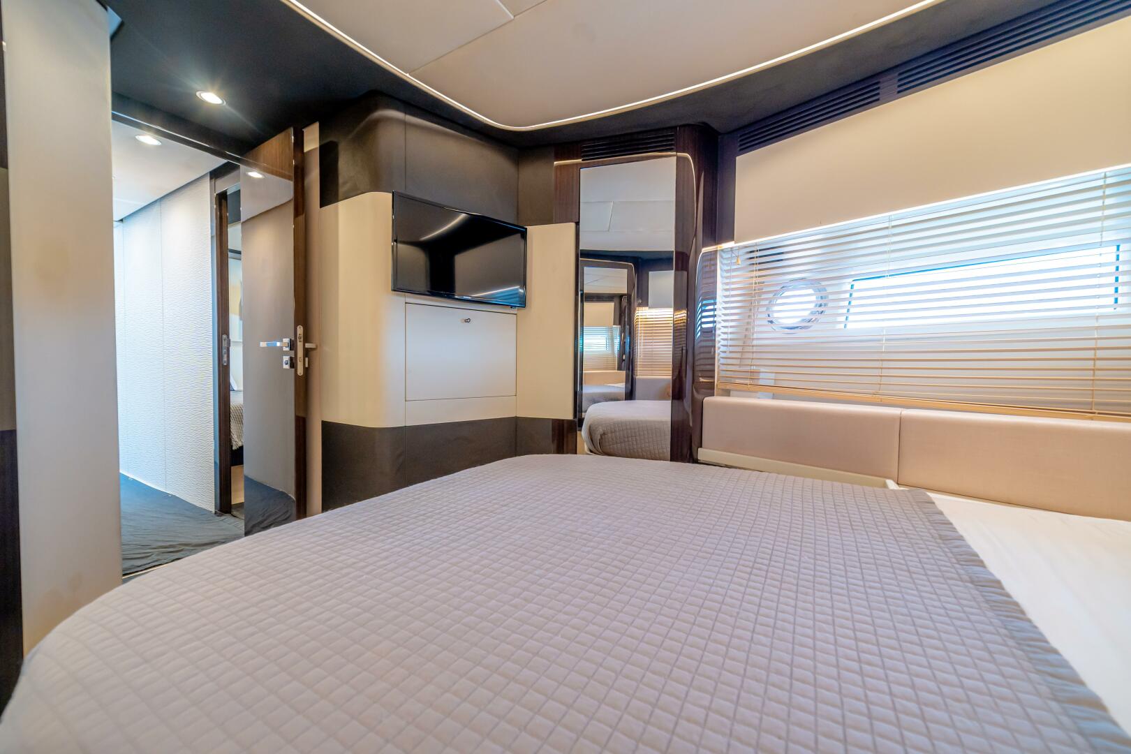 2017 Azimut 77S - Image 71