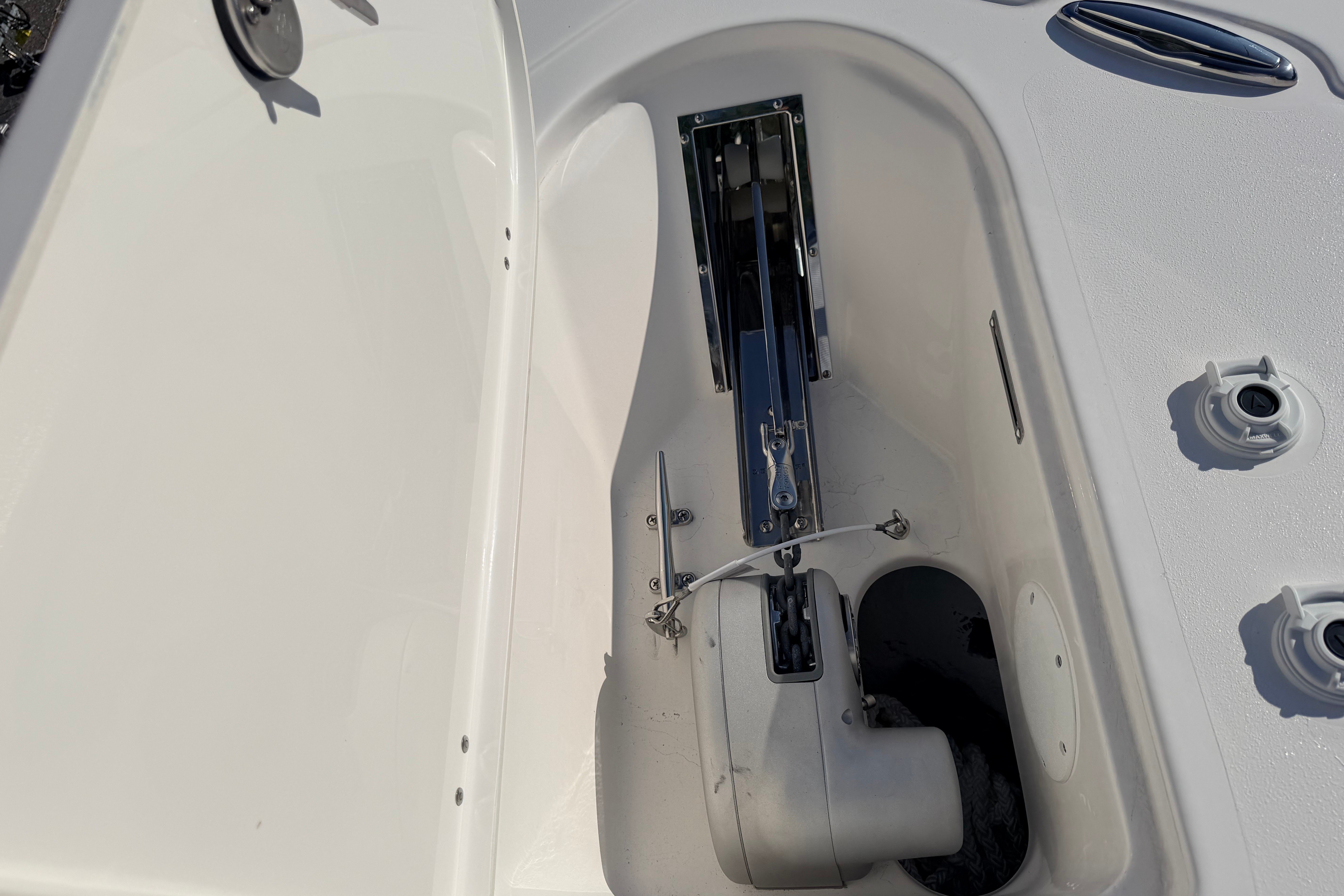 2027 Tidewater 232 LXF Standard - Image 23