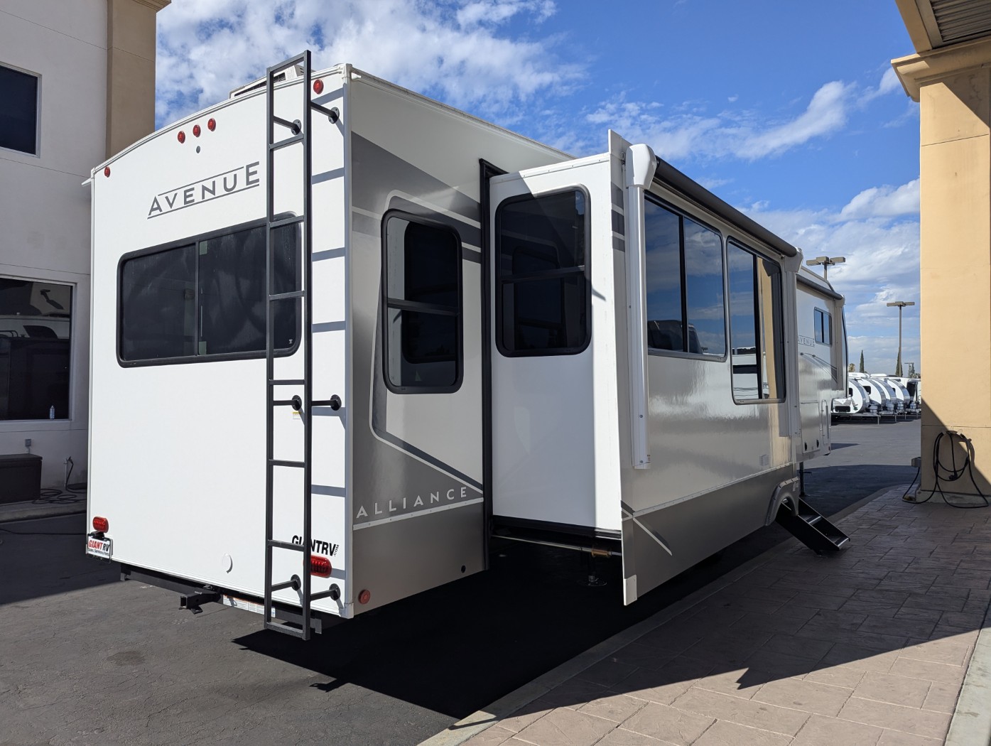 2026 Alliance RV Avenue 39MBR - Image 5