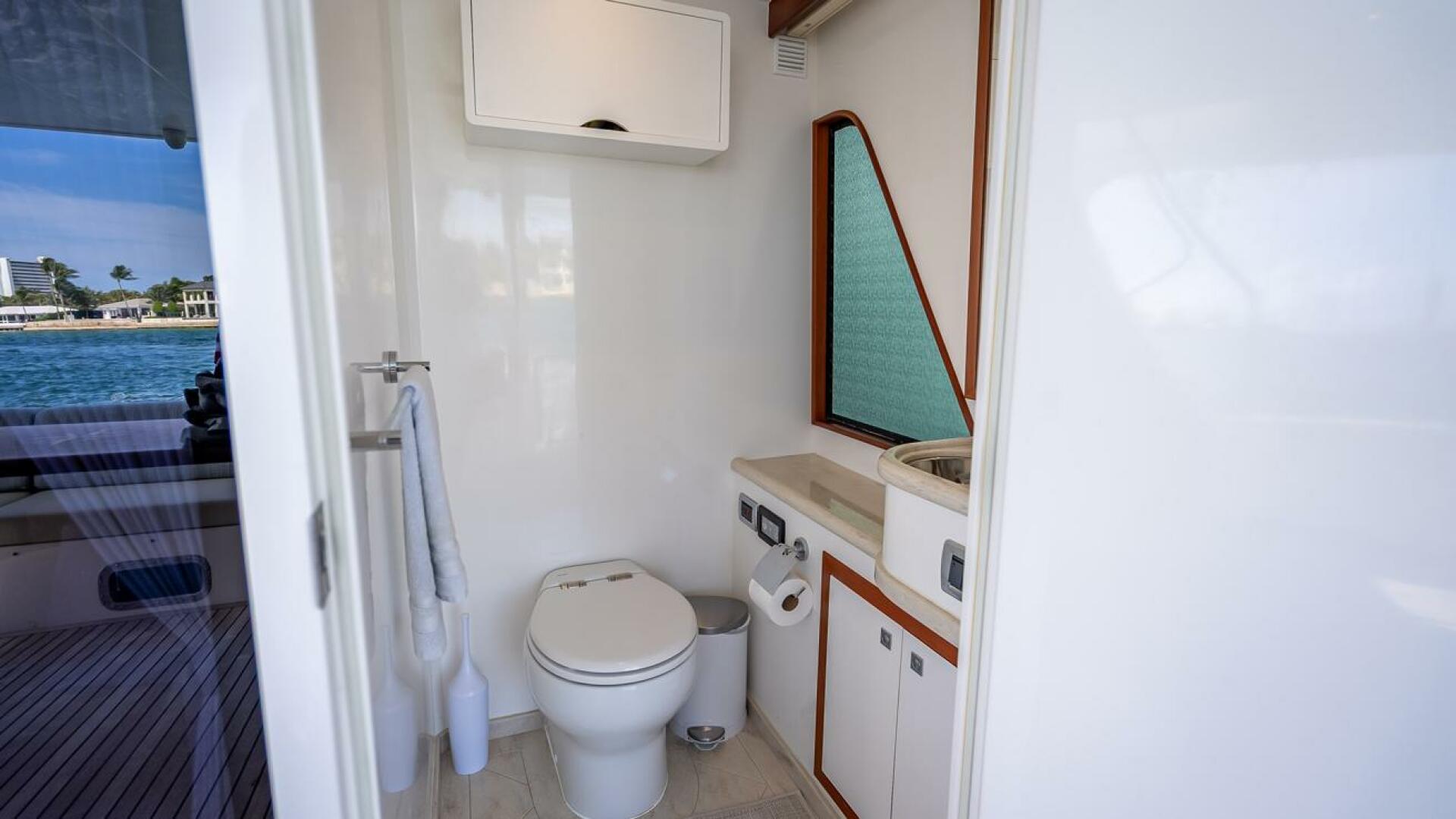 2022 Hampton 658l Endurance - Image 41