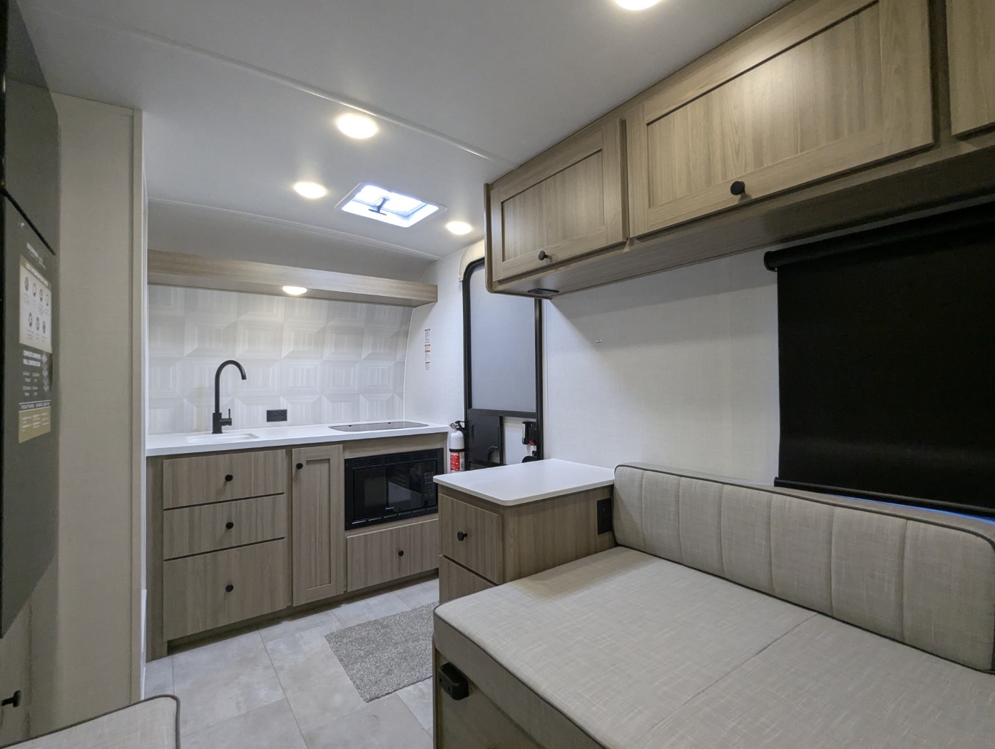 2027 Forest River Rockwood Geo Pro G15TLE - Image 15