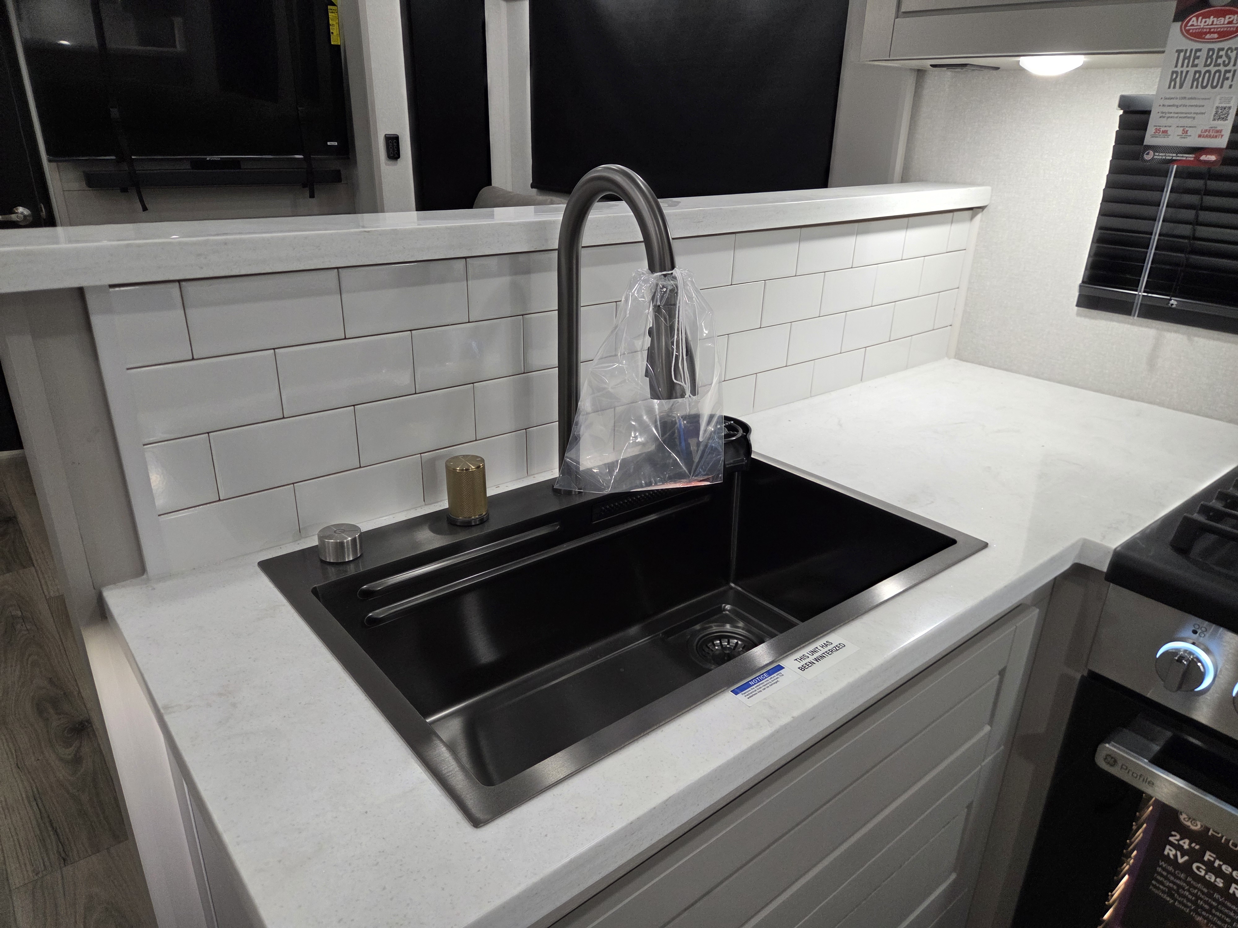 2026 Jayco North Point 395DSDB - Image 7