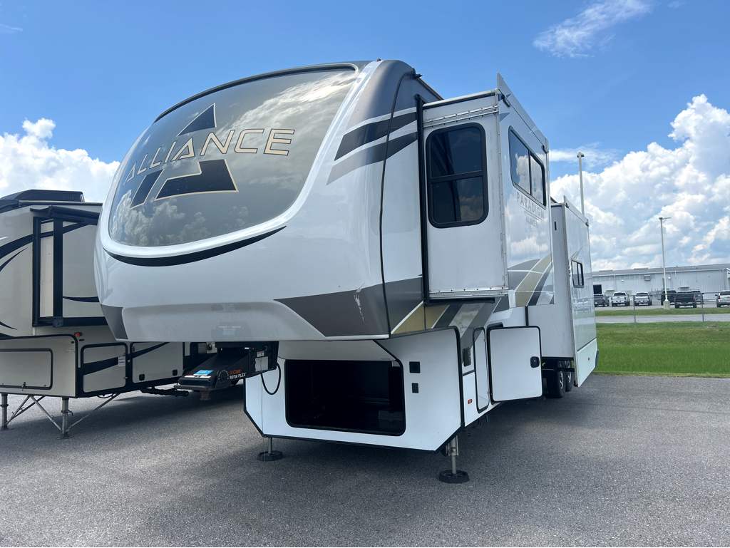 2022 PARADIGM ALLIANCE 385FL - Image 2