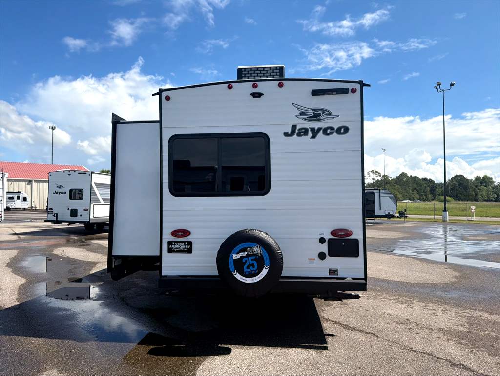 2027 JAYCO JAY FLIGHT 325BHT - Image 4