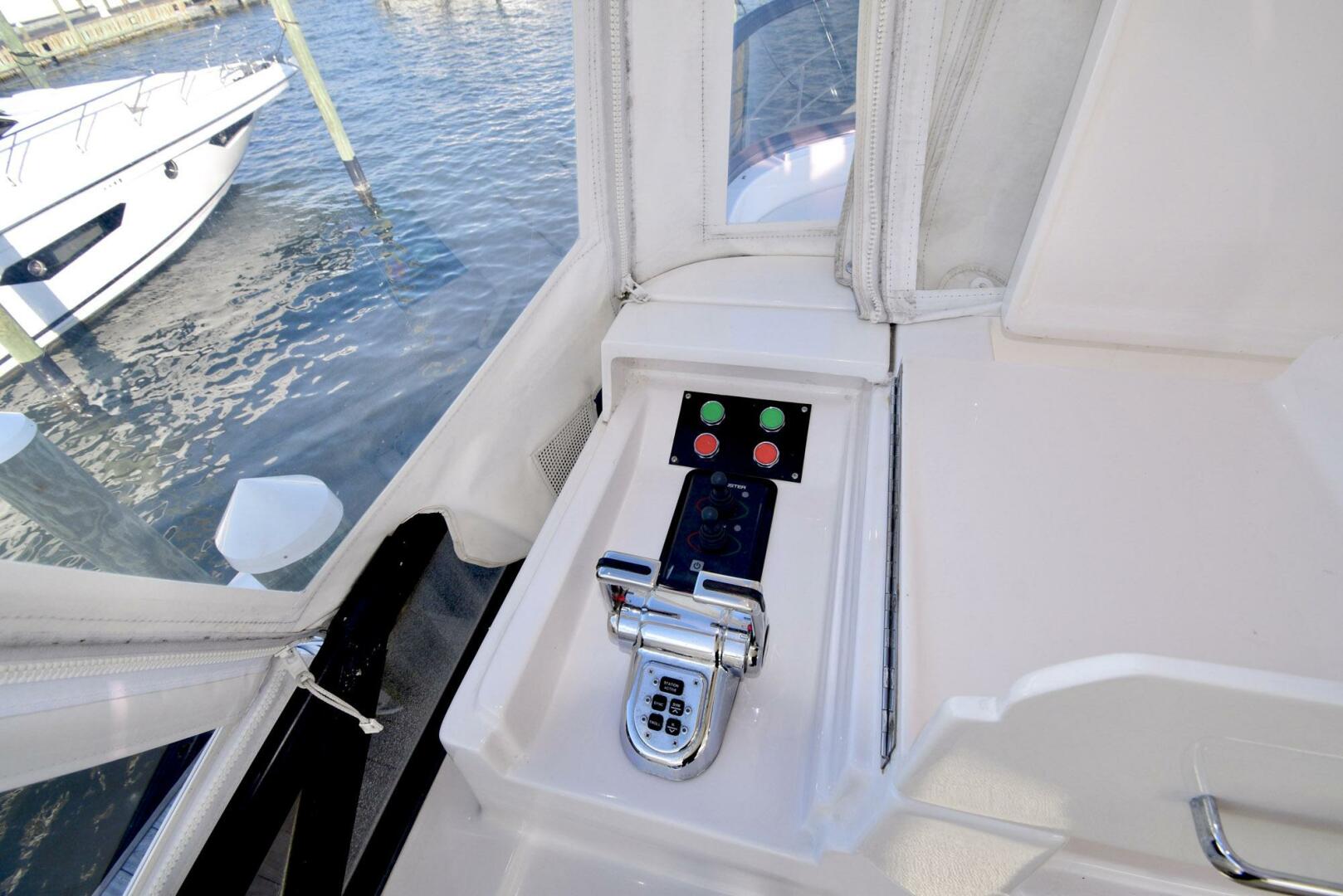 2010 Neptunus MY Flybridge - Image 27