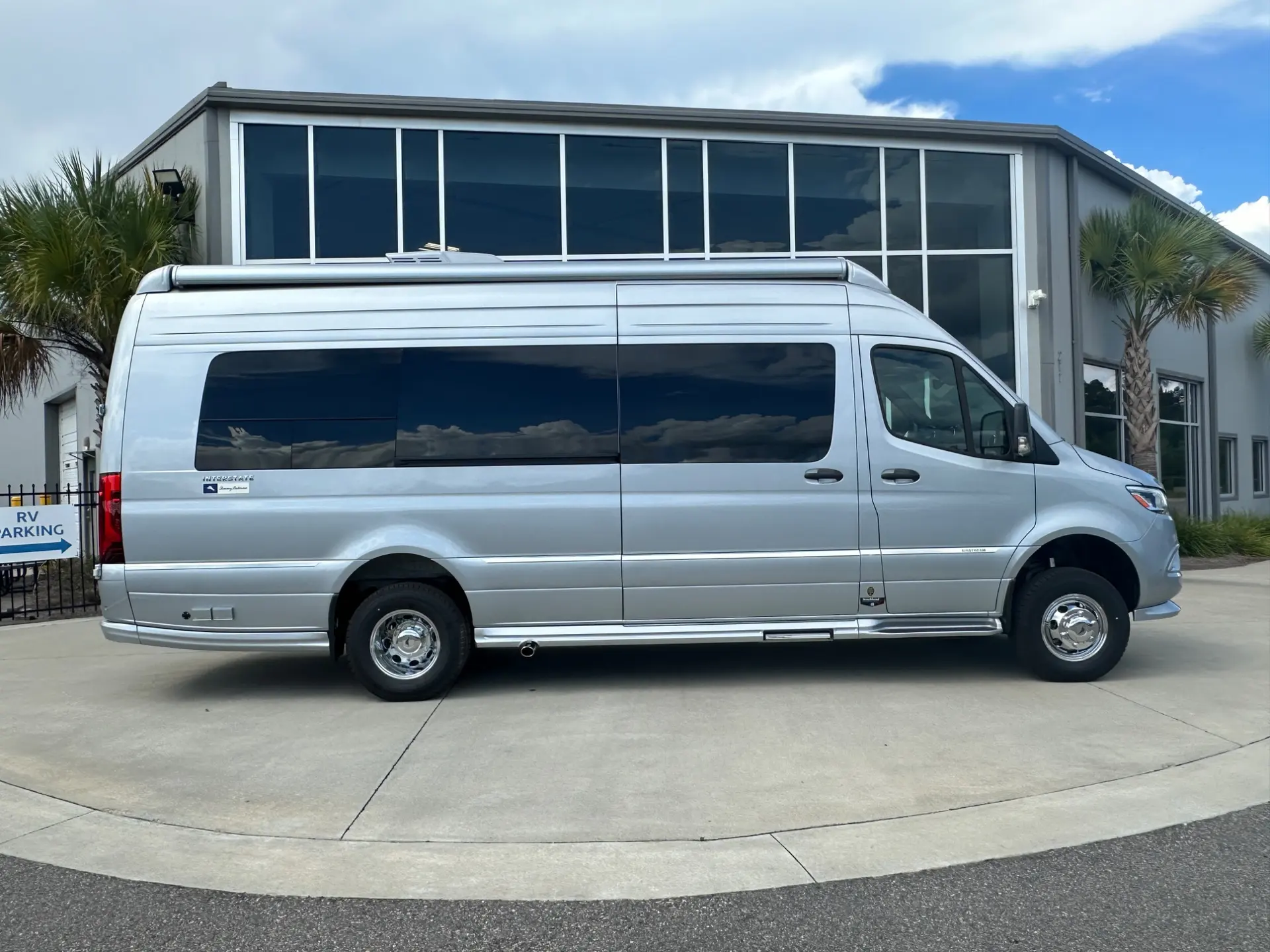 2027 Airstream Interstate 24GL Tommy Bahama - Image 3