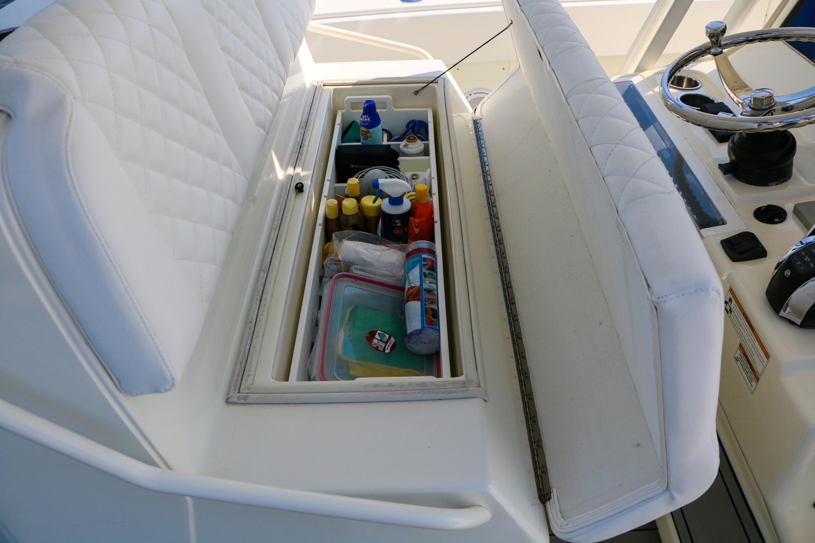 2016 SeaVee 390Z - Image 9