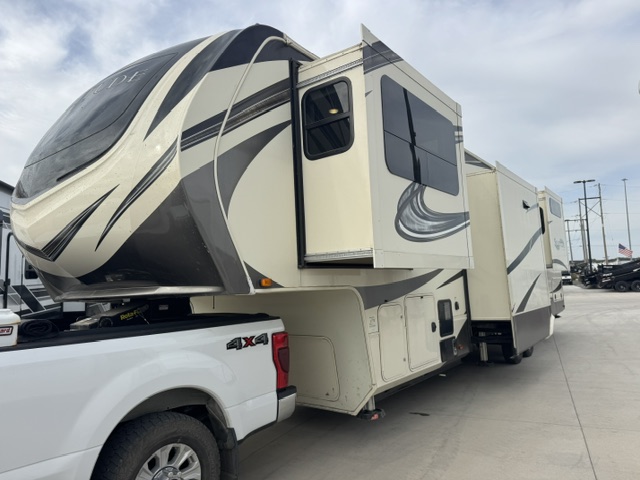 2020 Grand Design Solitude 380FL - Image 4