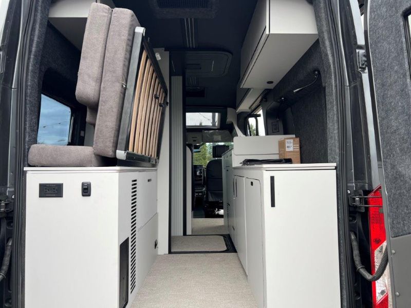 2026 Grand Design Lineage Series VT LVT1 - Image 8