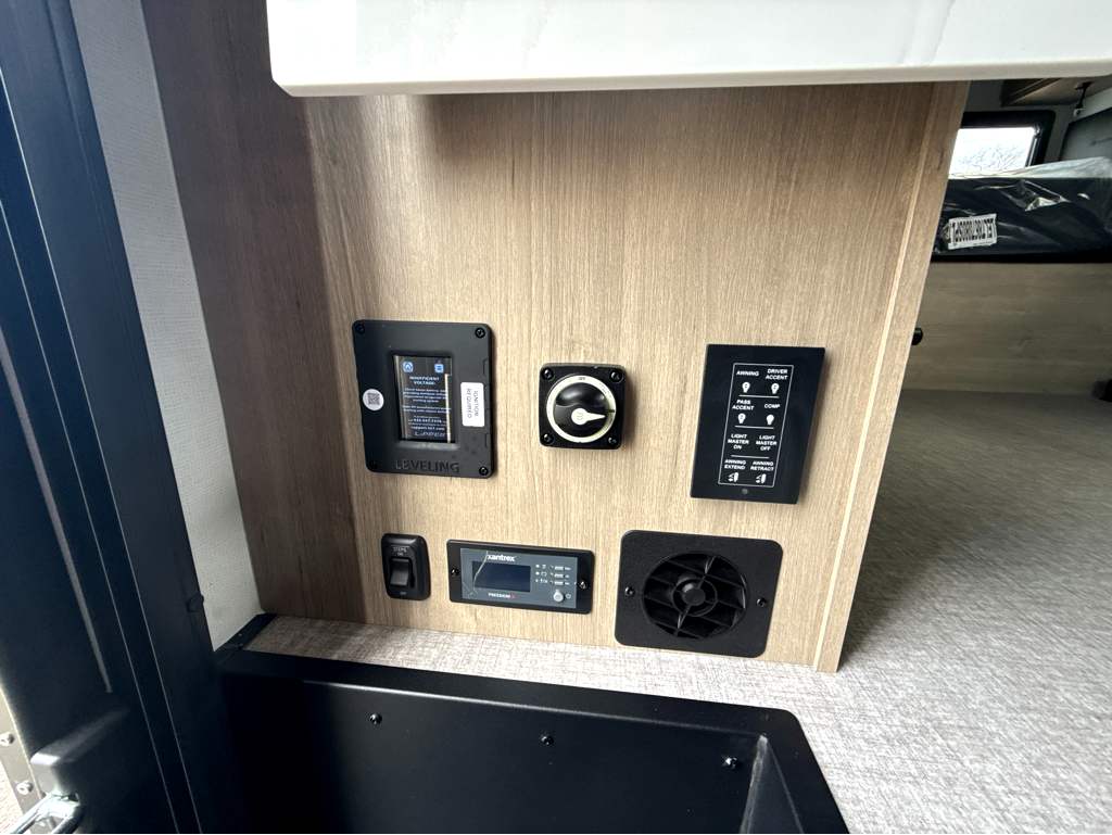 2027 Grand Design Lineage Series M 25FW - Image 34