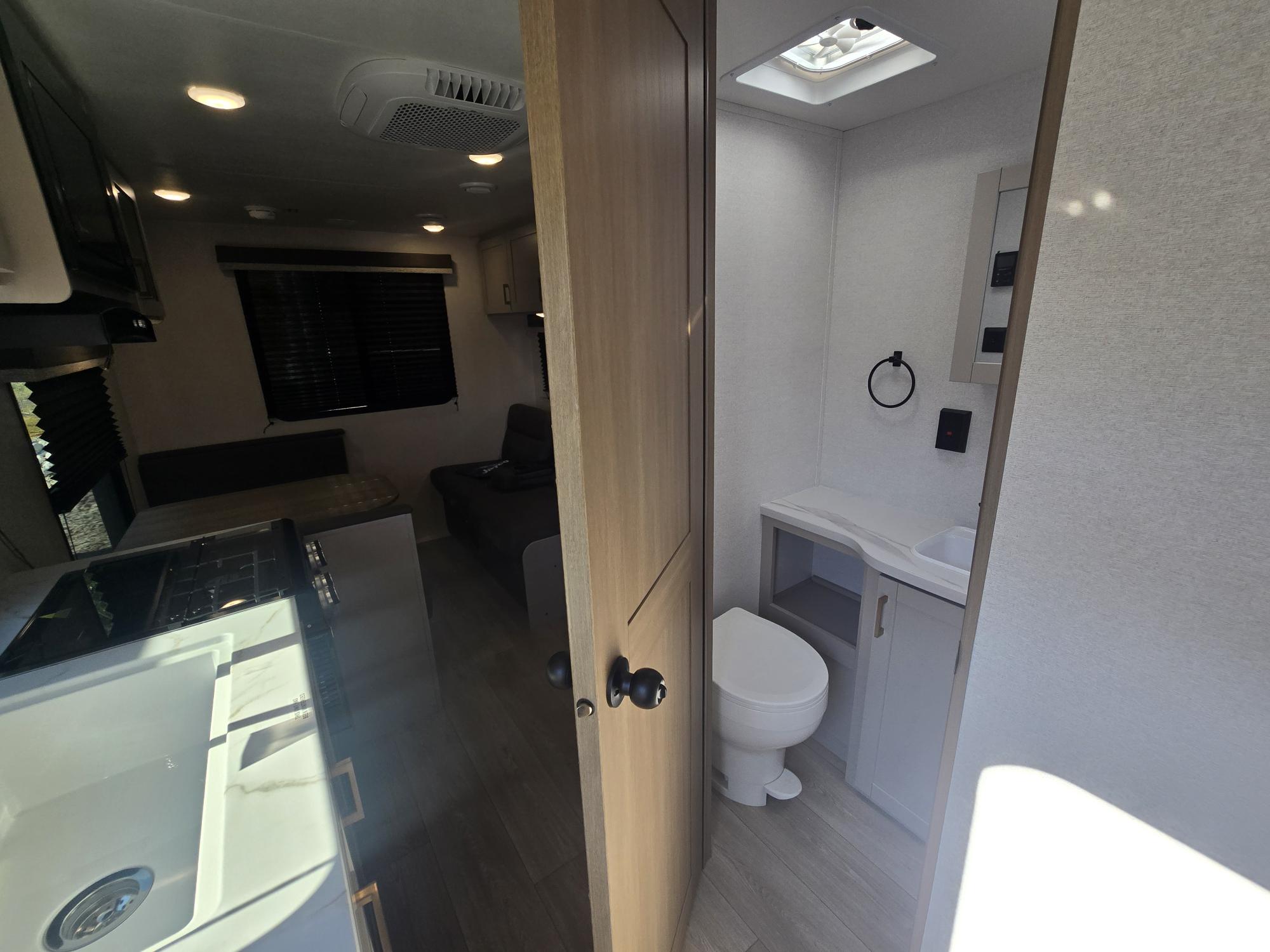 2027 Jayco Jay Flight SLX 210QB - Image 11