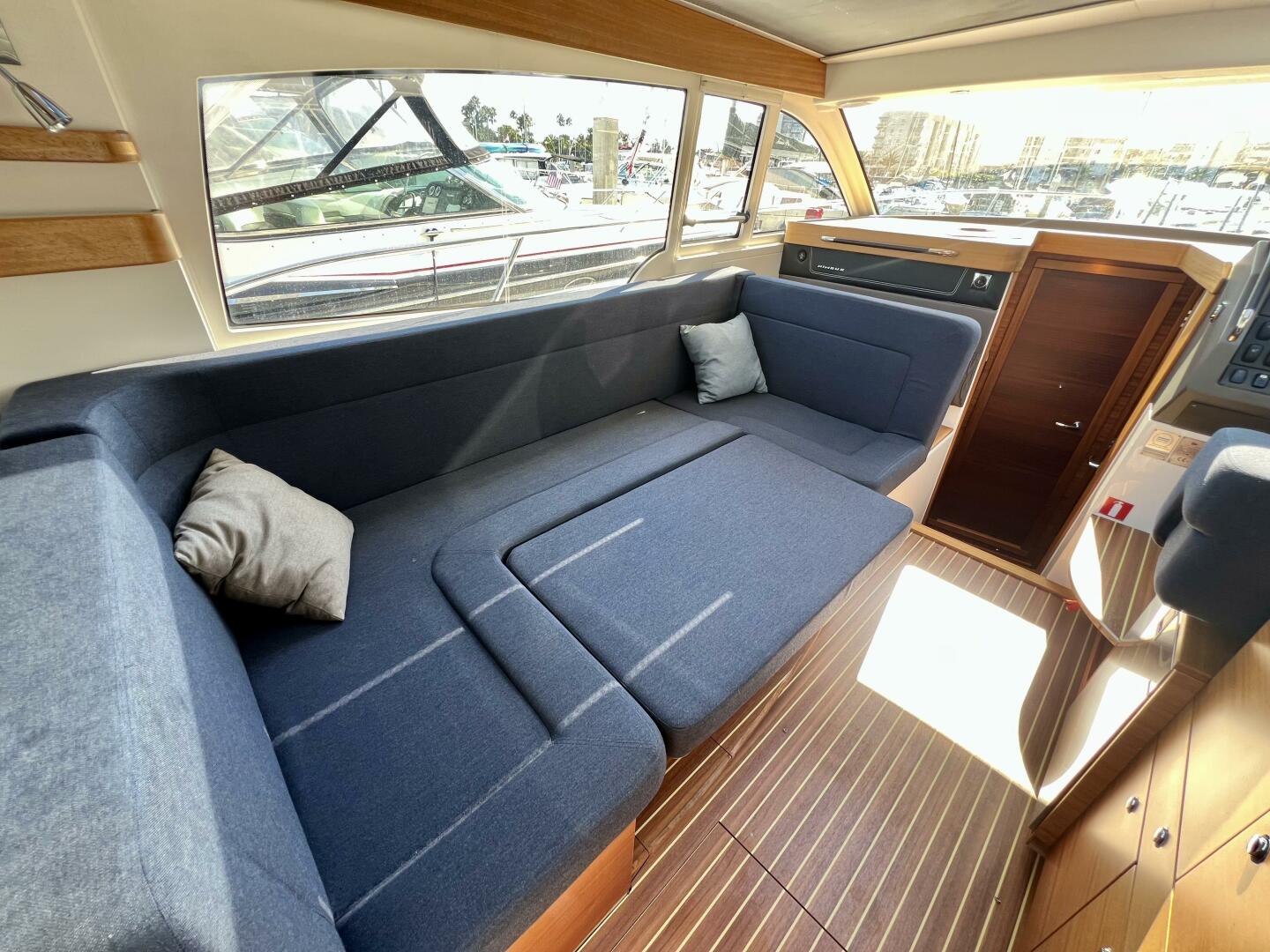 2018 Nimbus 365 Coupe - Image 39