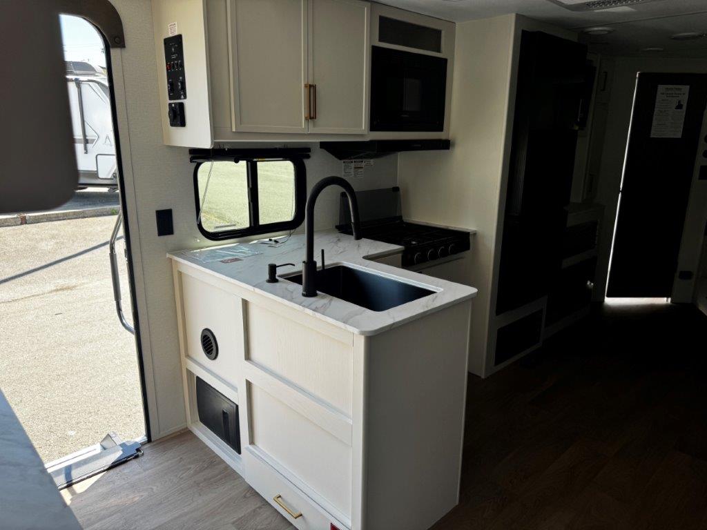 2027 Grand Design Transcend XPLOR 27DBX - Image 17