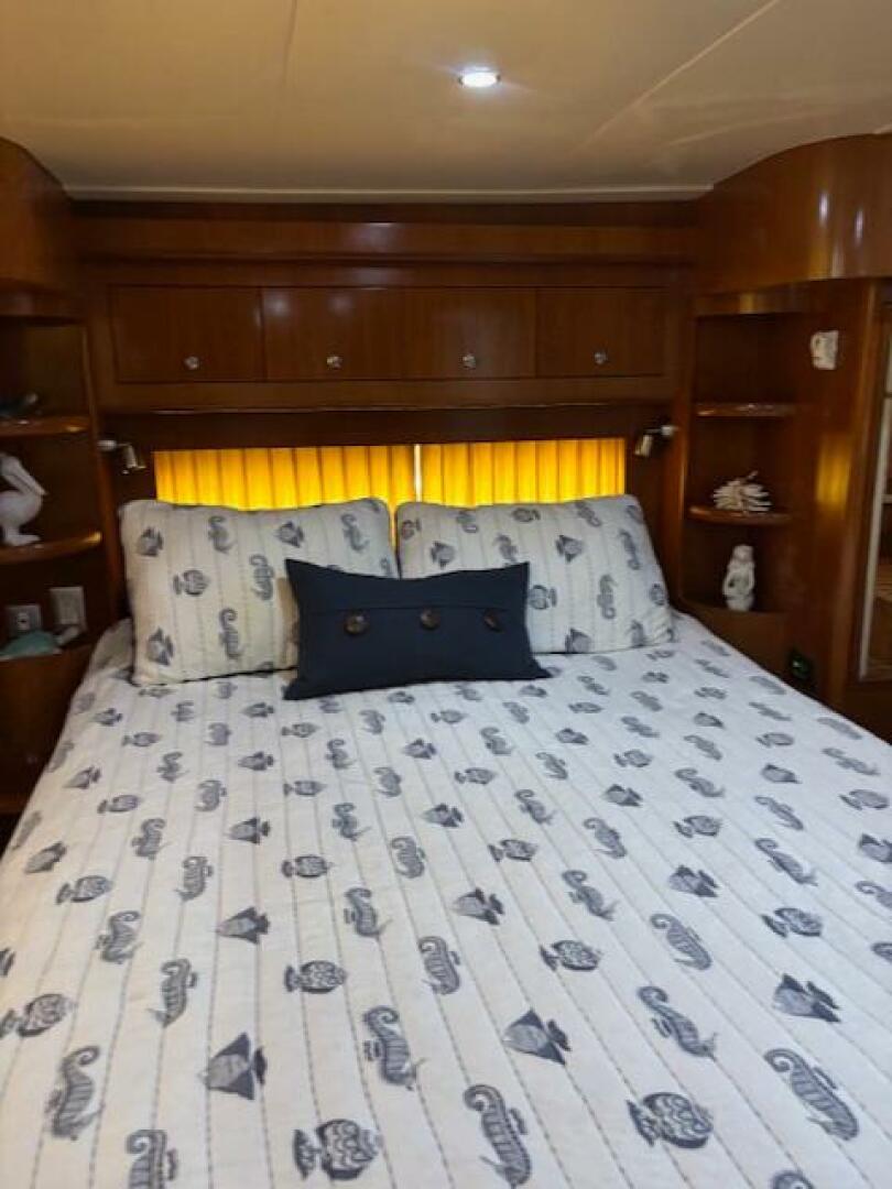 2006 Carver 43 Motor Yacht - Image 116