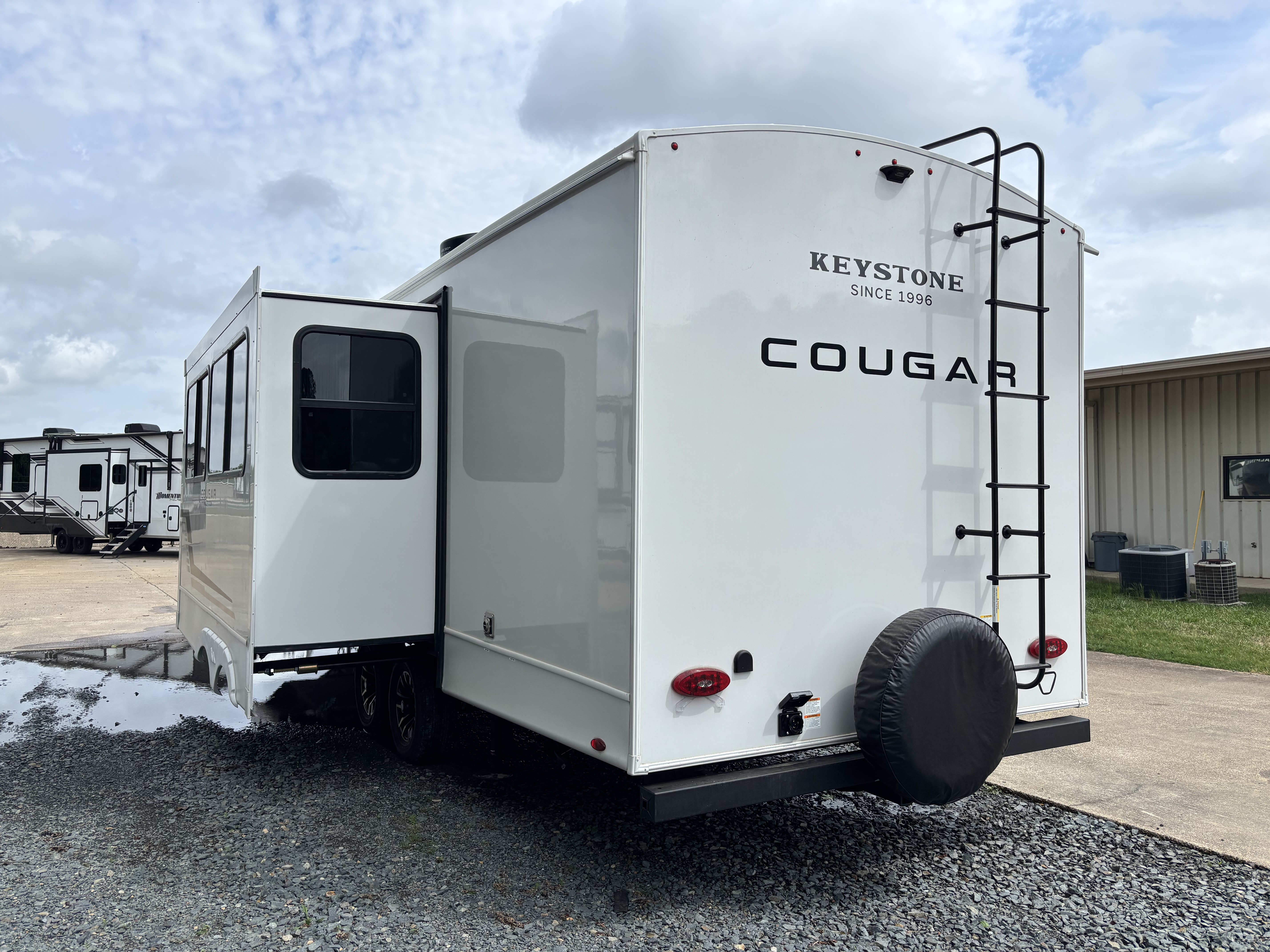 2026 Keystone Cougar Half-Ton 26LBW - Image 7