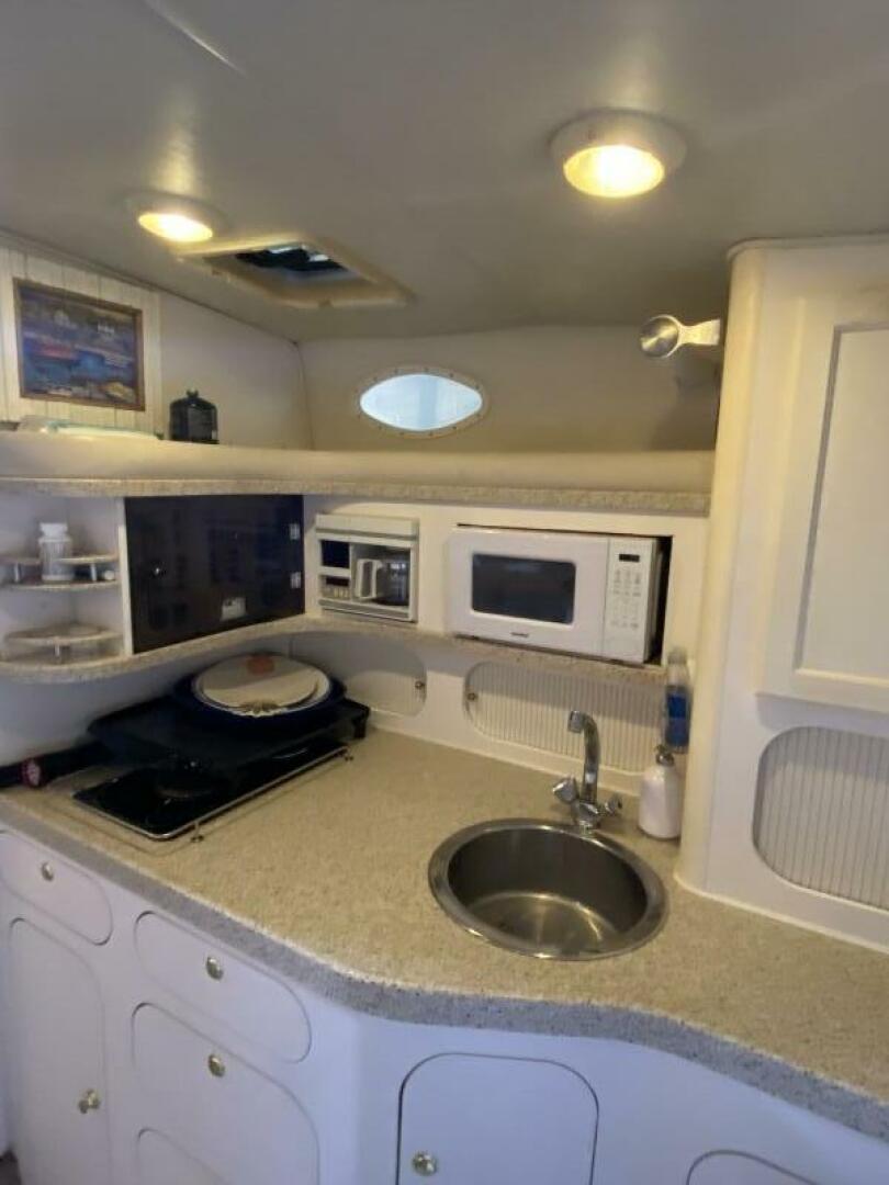 2000 Rinker - Image 22