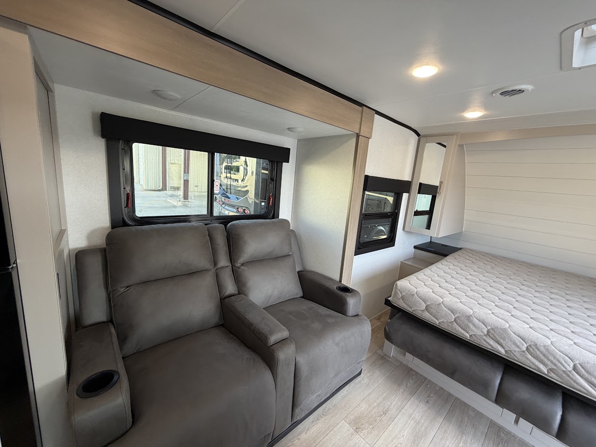 2027 JAYCO JAY FEATHER 21MML - Image 41