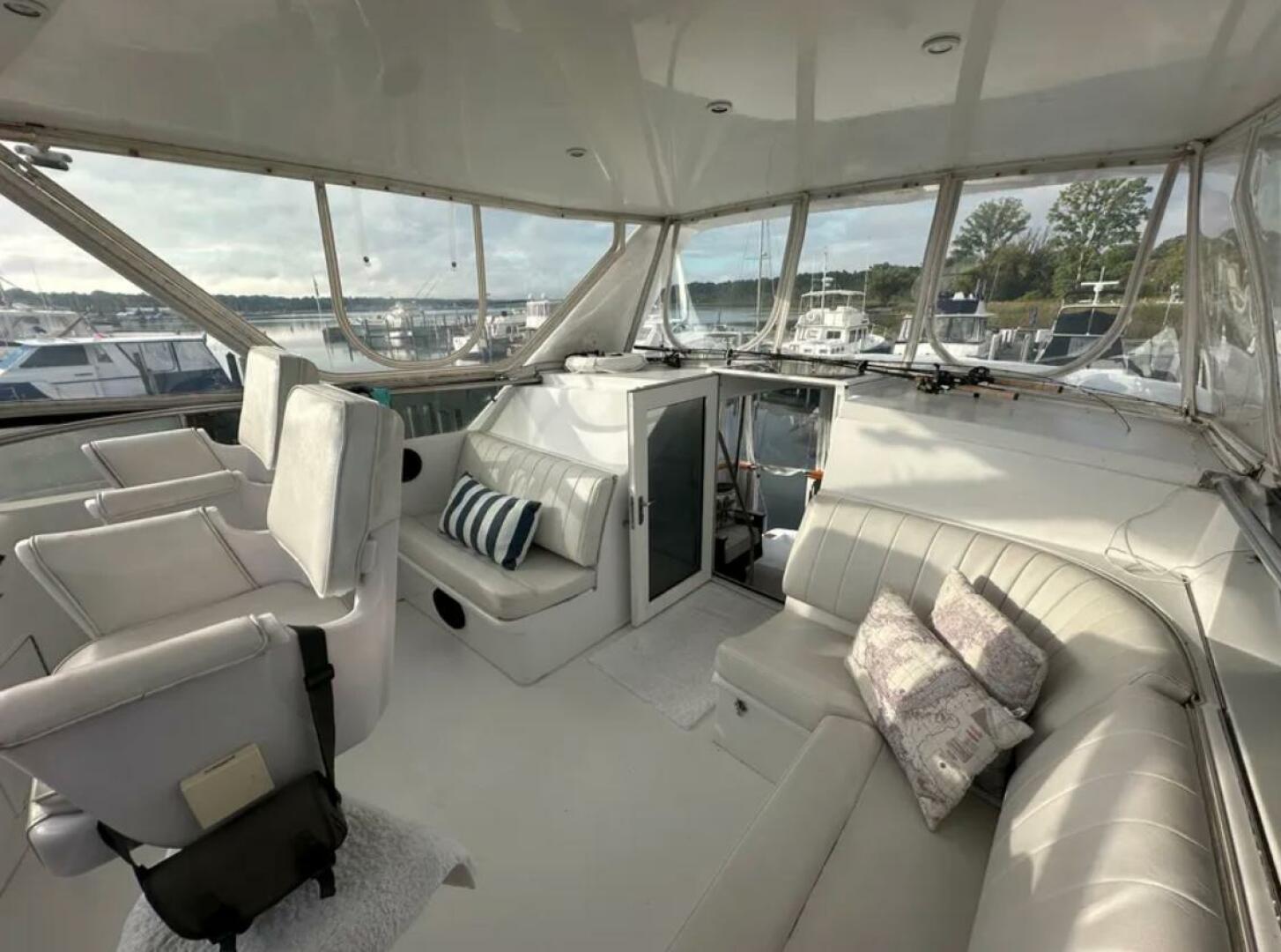 1994 Hatteras 48 Cockpit Motor Yacht - Image 7