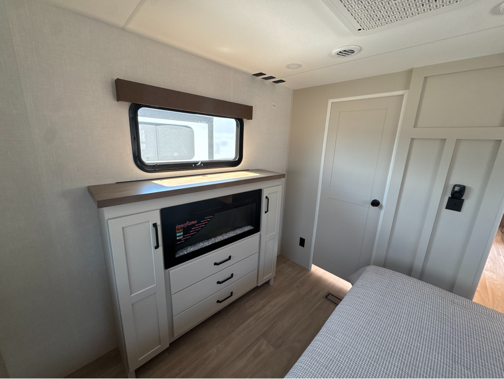 2027 VENTURE RV SPORTTREK 343VBH - Image 17