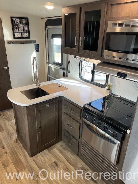 2018 Forest River Salem Hemisphere GLX 309BOK - Image 10