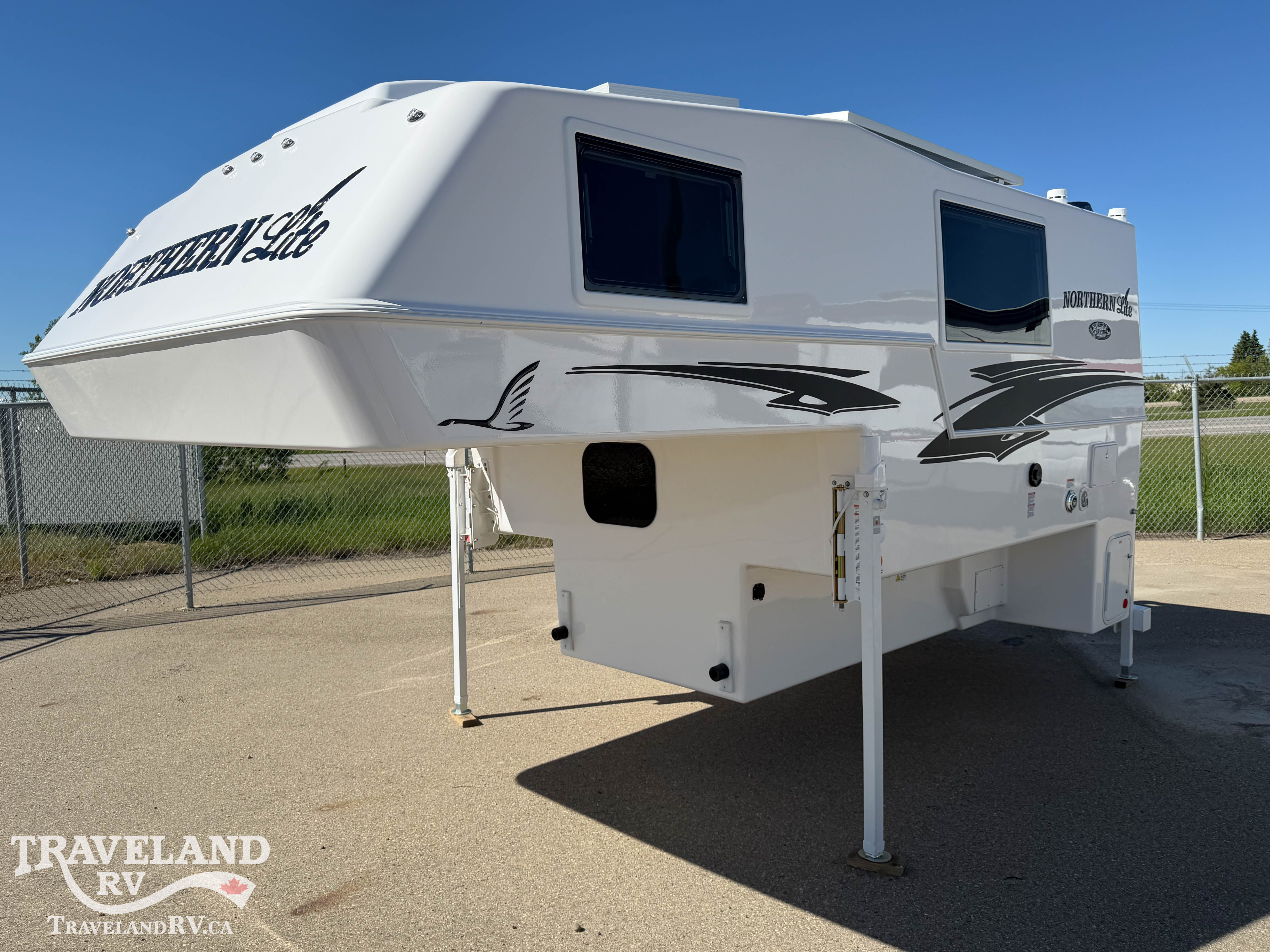 2027 NORTHERN LITE LIMITED EDITION 8-11EX LE WB - Image 5