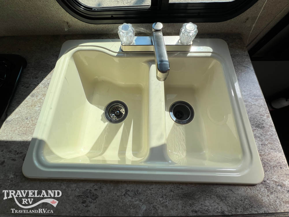 2017 Coachmen APEX 2900 15X - Image 12