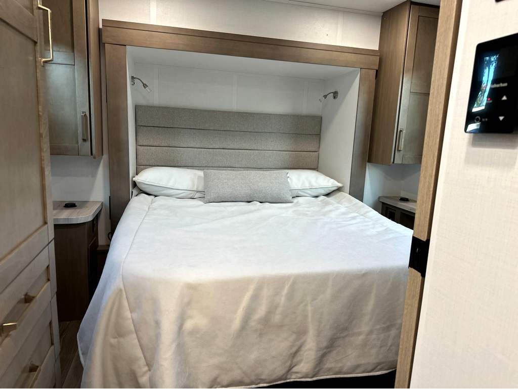 2027 JAYCO GREYHAWK 30Z - Image 15