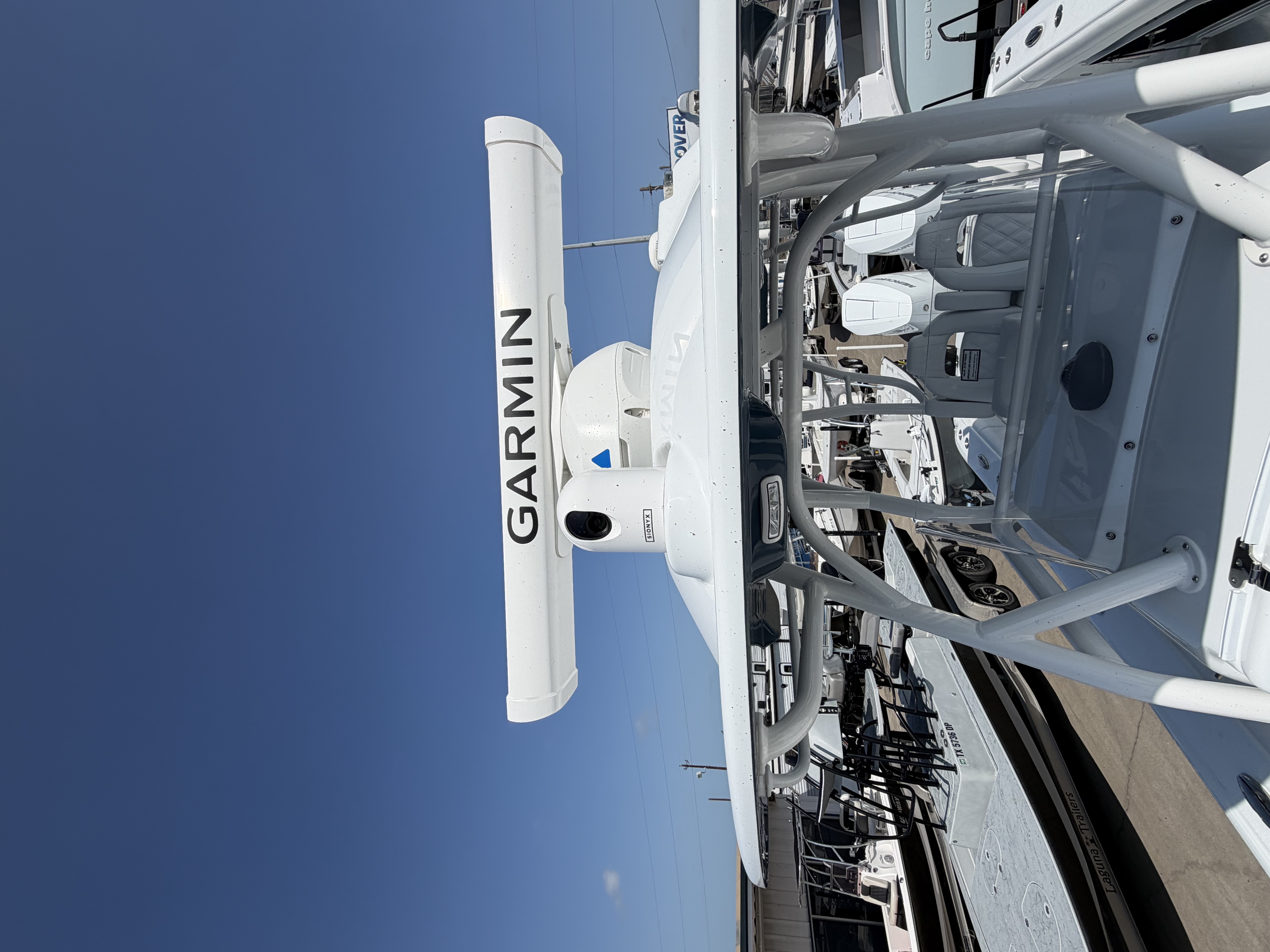 2027 YELLOWFIN 32 OFFSHORE - Image 13