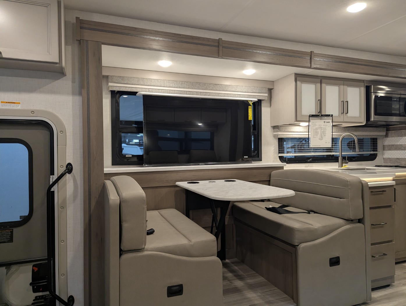 2027 Thor Motor Coach Windsport 36H - Image 46
