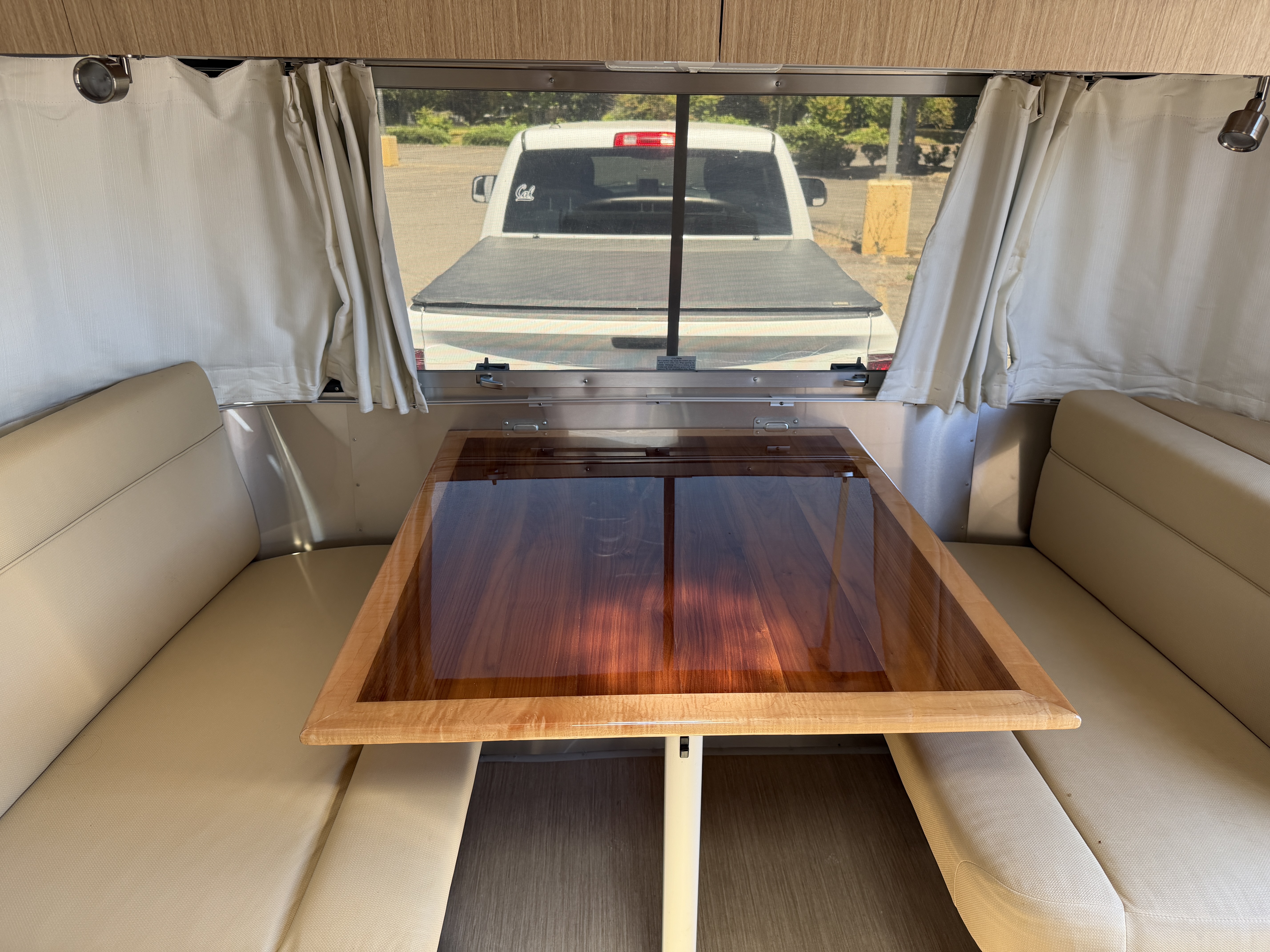 2018 Airstream Flying Cloud 25RB - Image 5