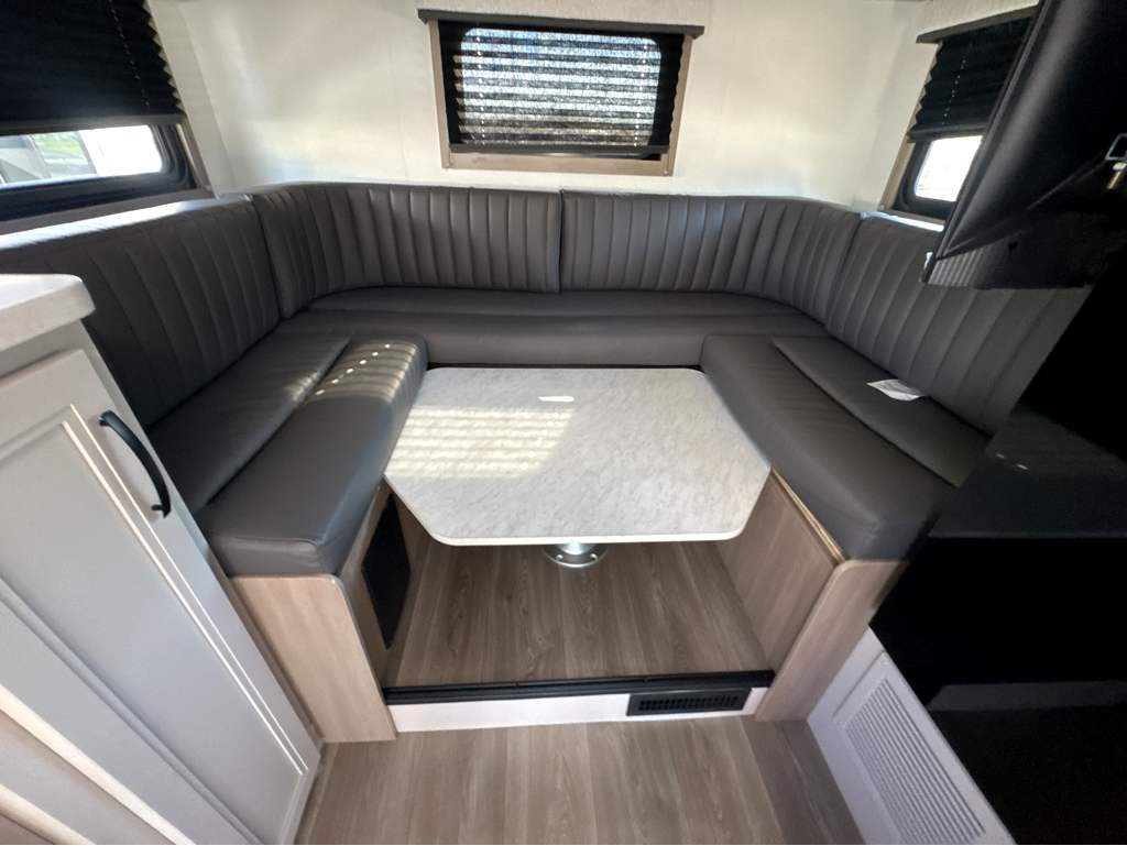 2027 ENTEGRA COACH ODYSSEY 20LF - Image 28