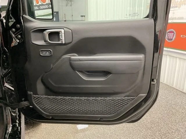 2025 Jeep Wrangler 4xe Rubicon 4x4 - Image 24