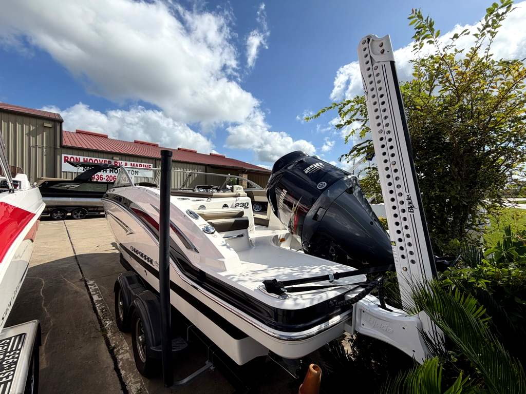 2019 CHAPARRAL 2019 SUNCOAST 230 - Image 25