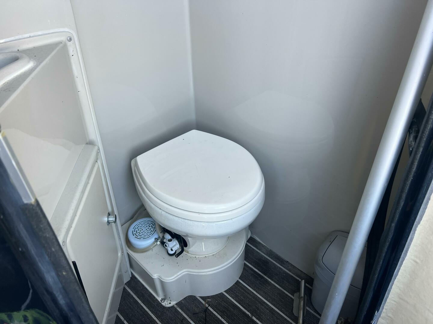 2024 Premier 330 Escalante - Image 36