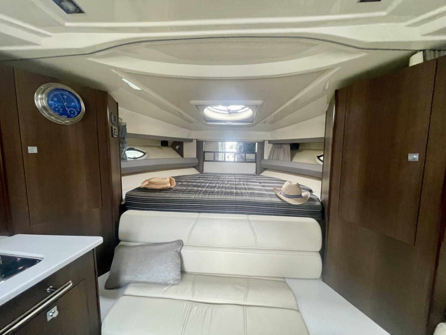 2016 Monterey 335 Sport Yacht - Image 33