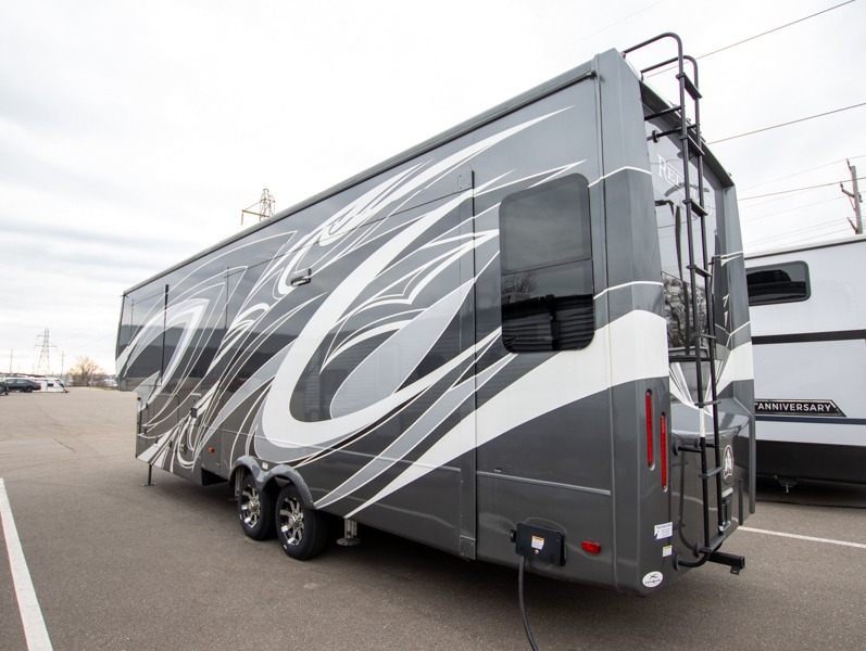 2023 CrossRoads Redwood 3401RL - Image 3