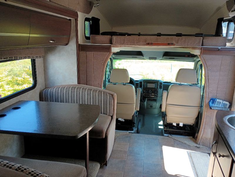 2011 Itasca Navion 24J - Image 19