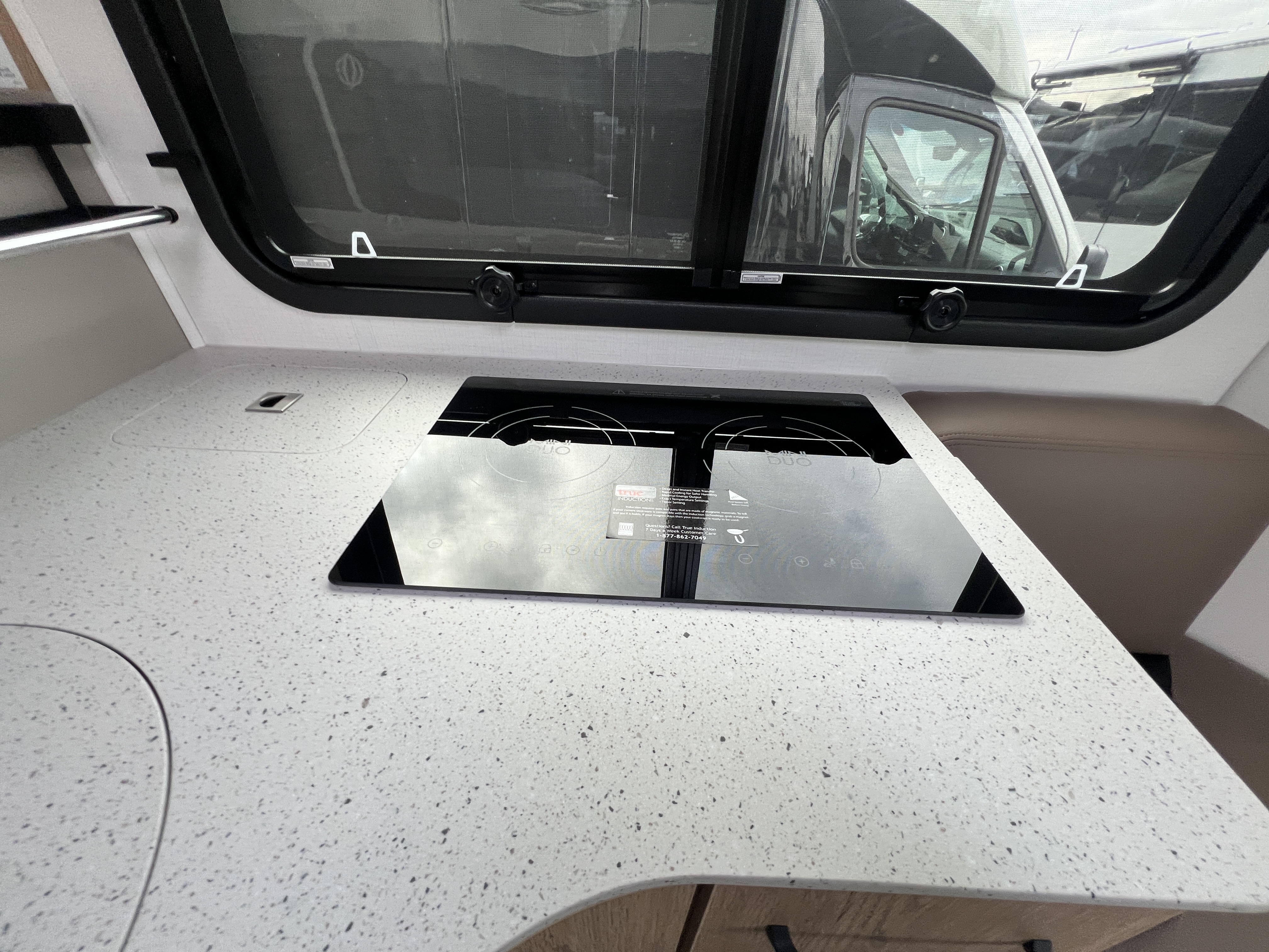 2027 Leisure Travel UNITY U24TB-AWD - Image 13