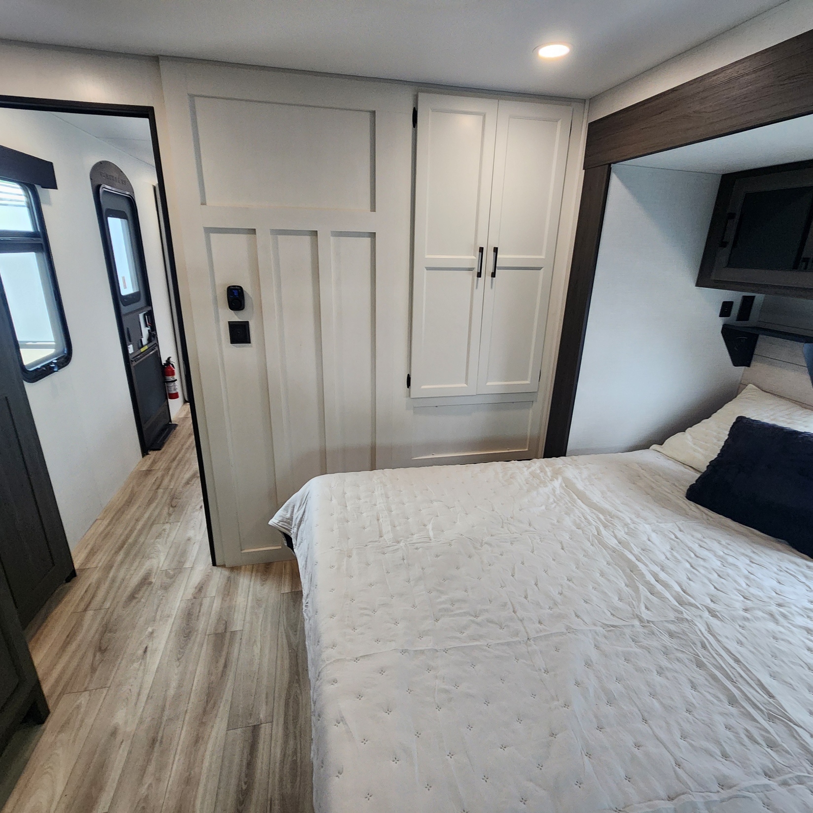 2026 VENTURE RV SPORTTREK 336VRK - Image 5