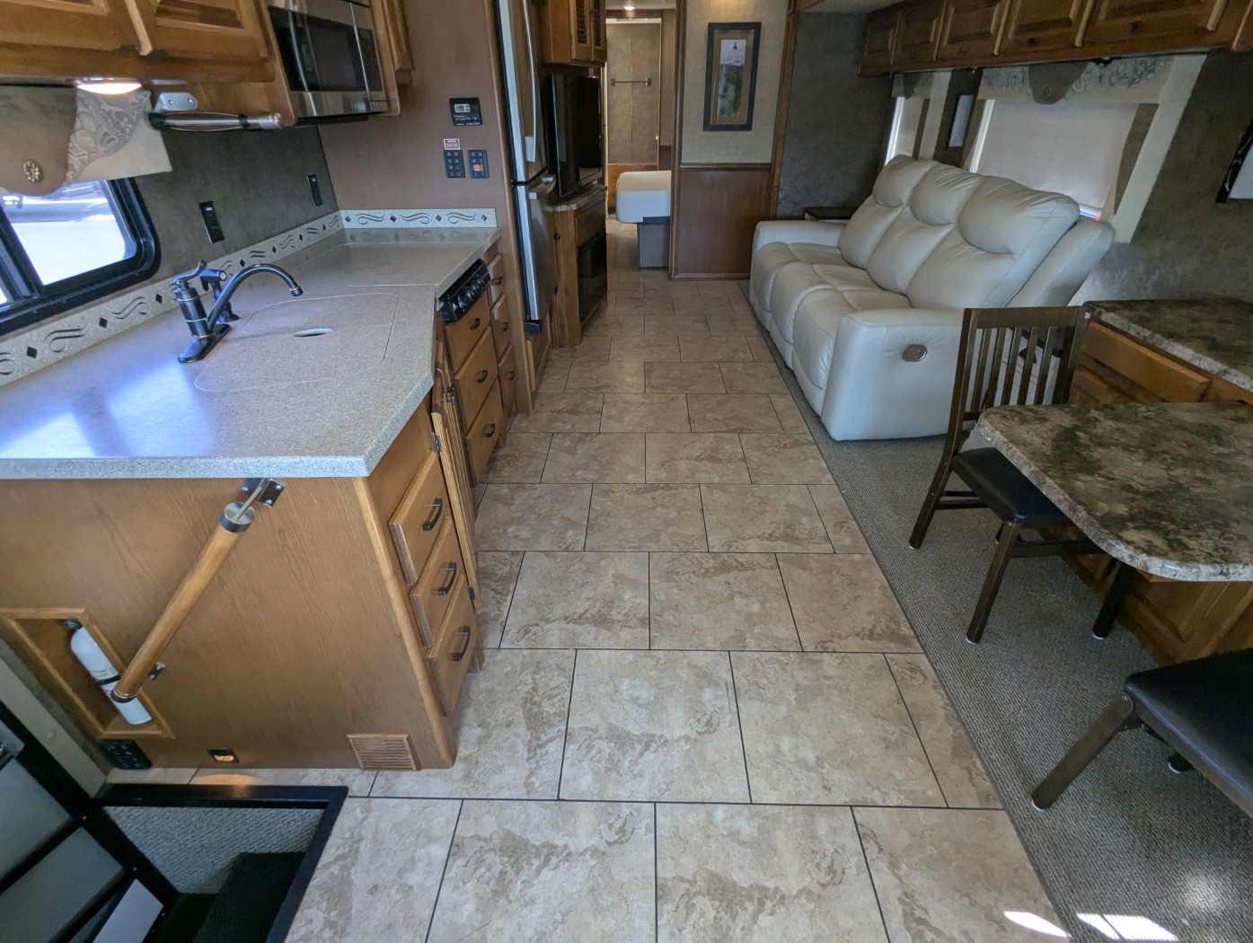 2014 Tiffin Allegro 36 LA - Image 14