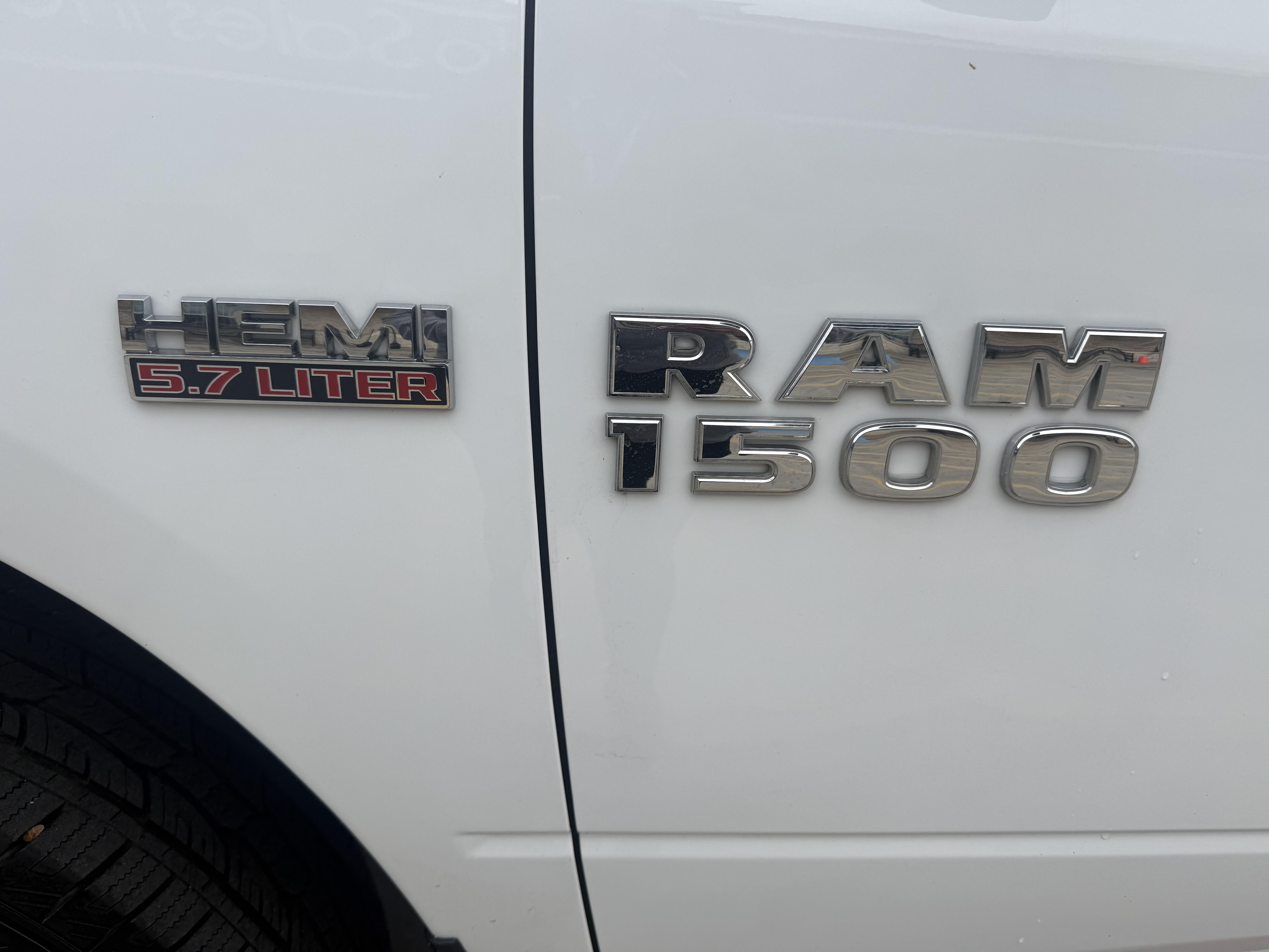 2016 Ram 1500 Pickup-V8 Crew Cab Tradesman 4WD - Image 21